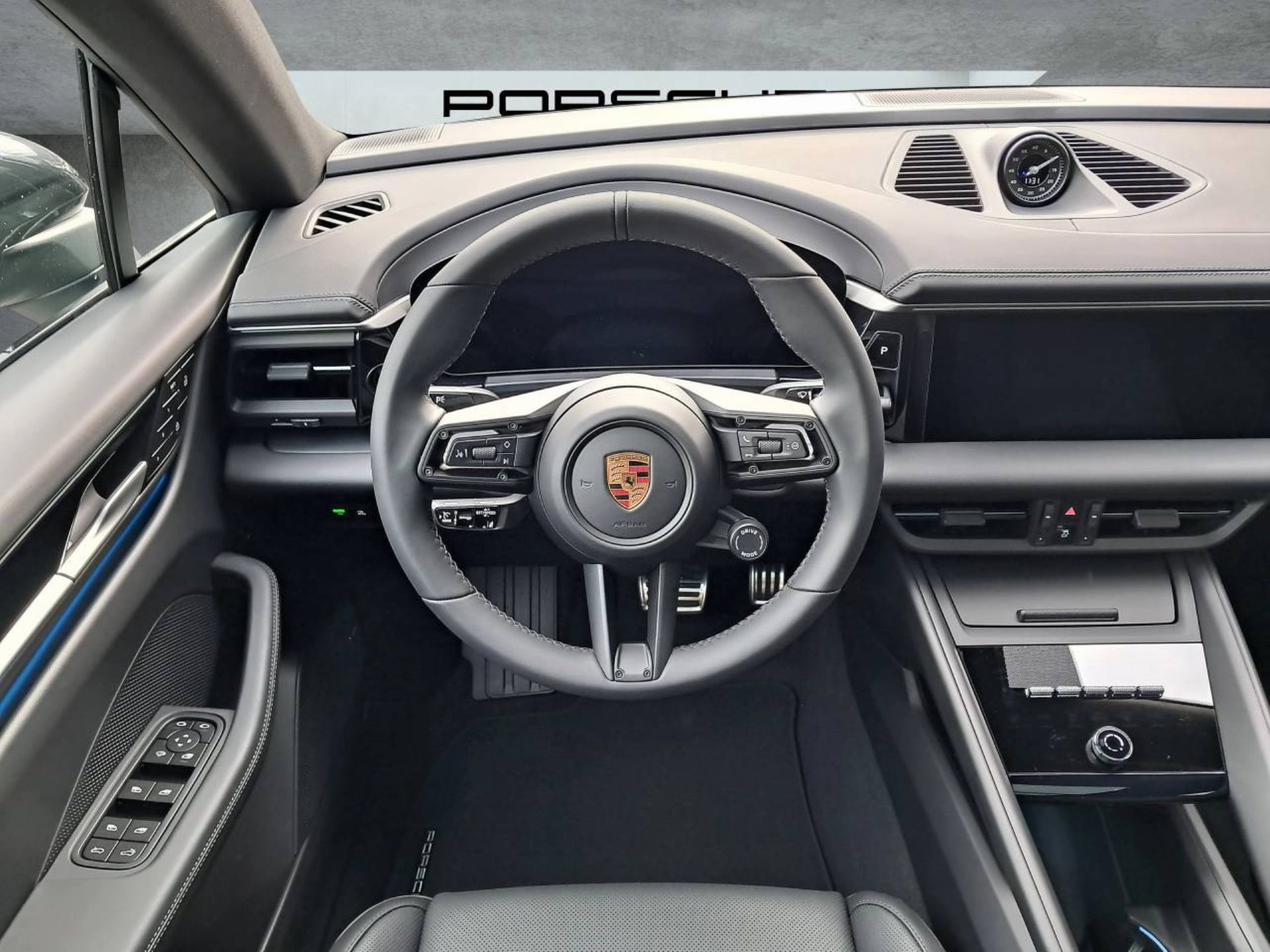 PORSCHE Macan 4S-image-12