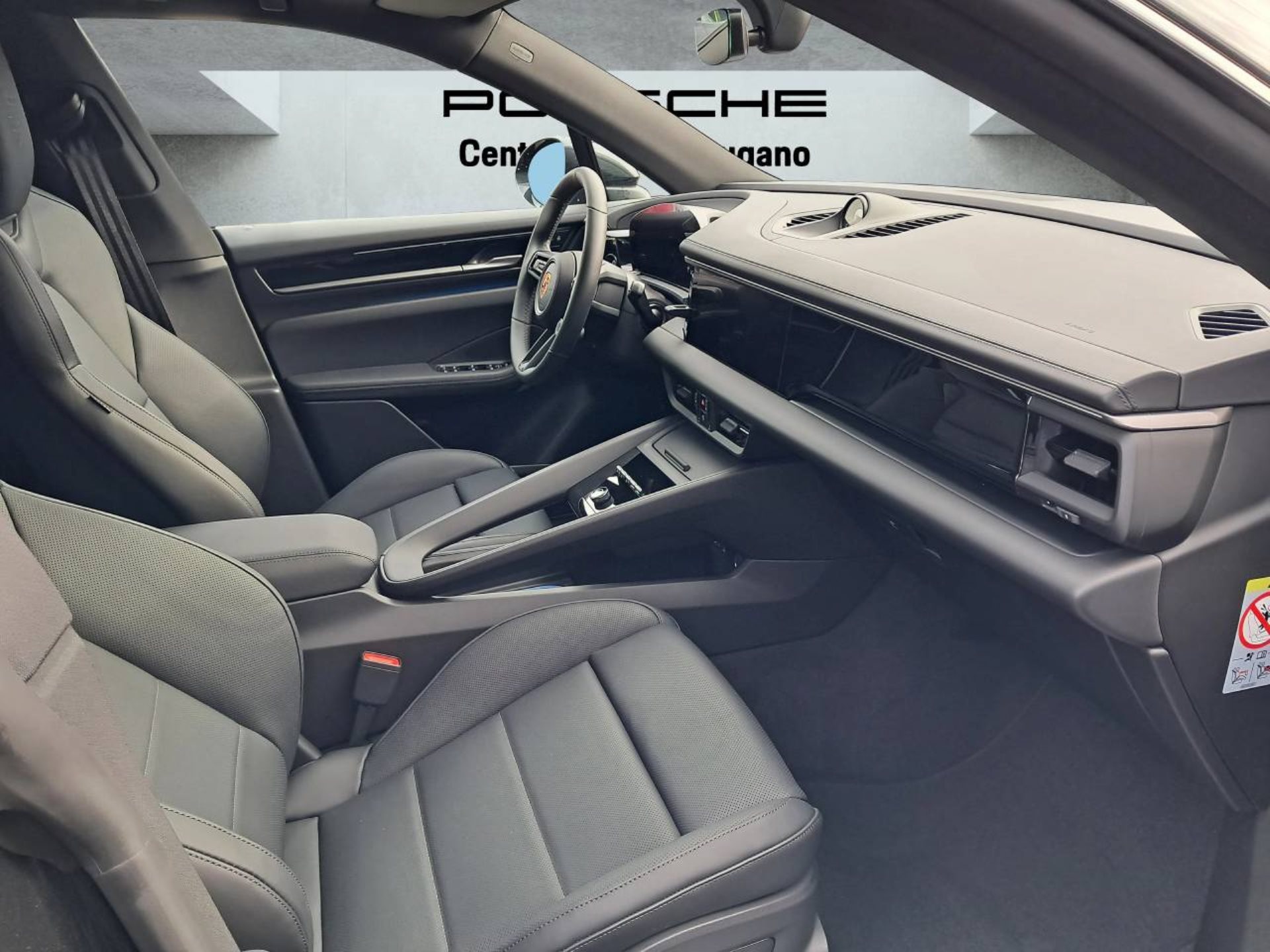 PORSCHE Macan 4S-image-13