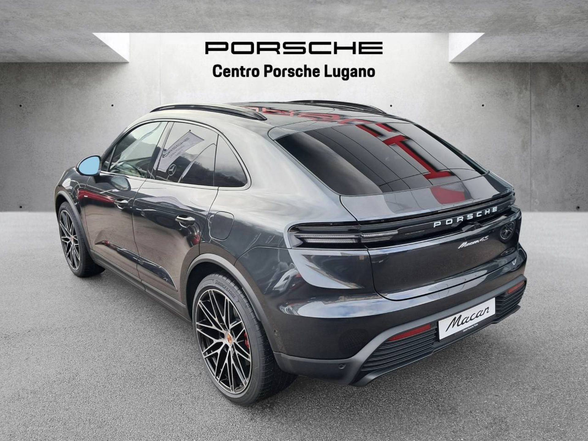 PORSCHE Macan 4S-image-5