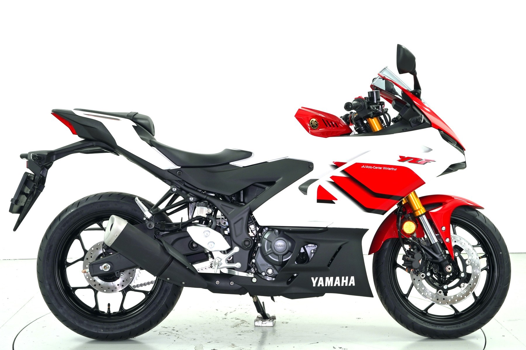YAMAHA YZF-R3 ABS 70th Anniv.-image-3
