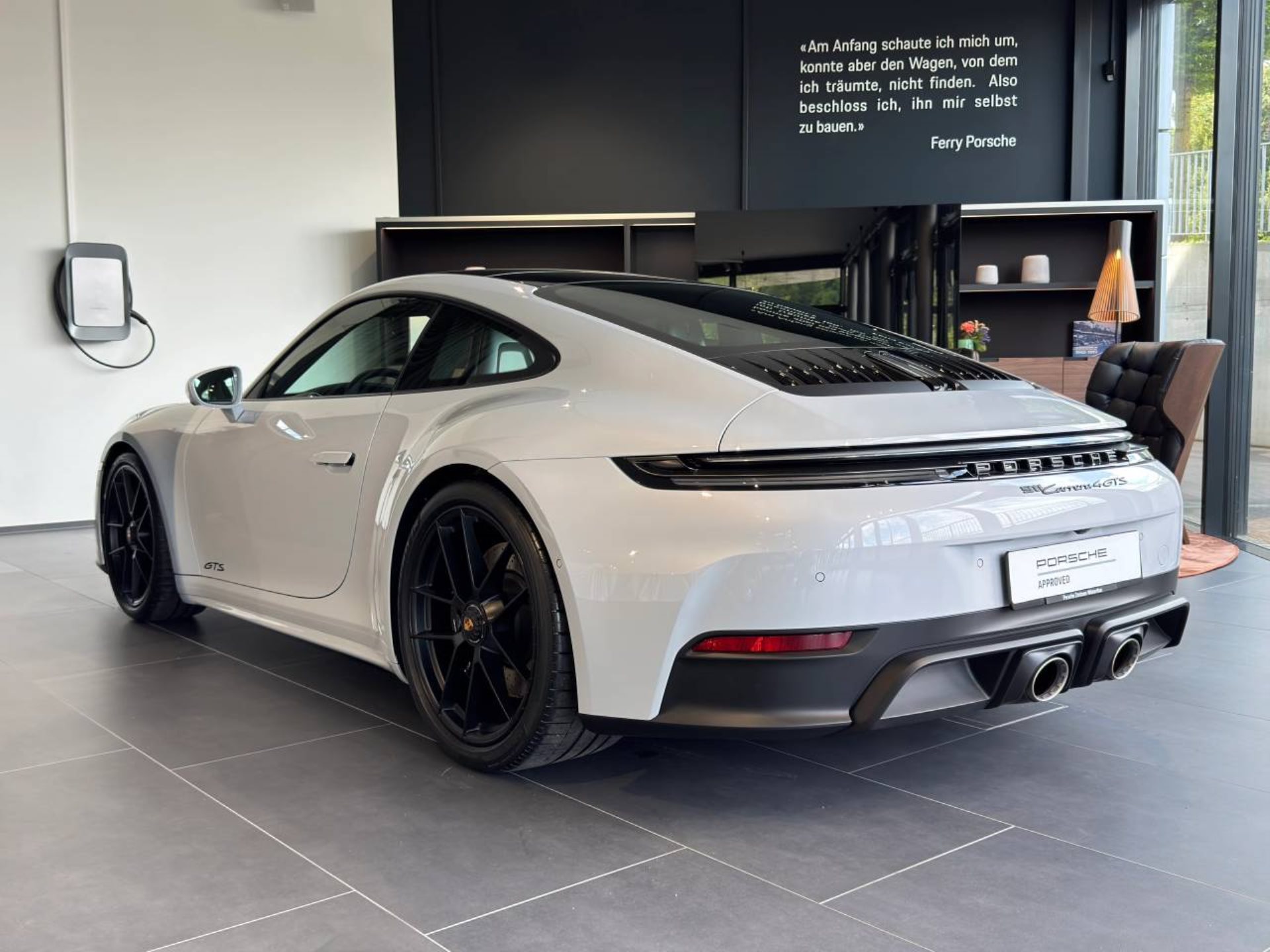 PORSCHE 911 Carrera 4 GTS-showroom-element-2