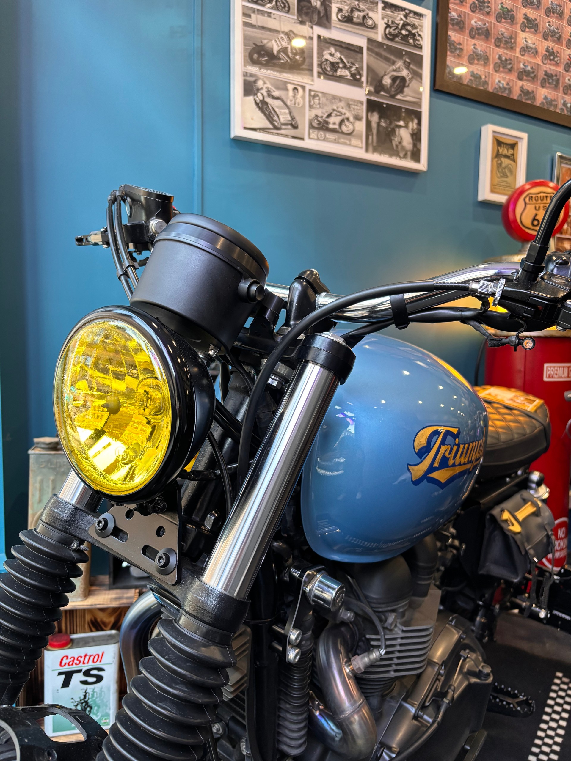 TRIUMPH Bonneville 900 i-image-4
