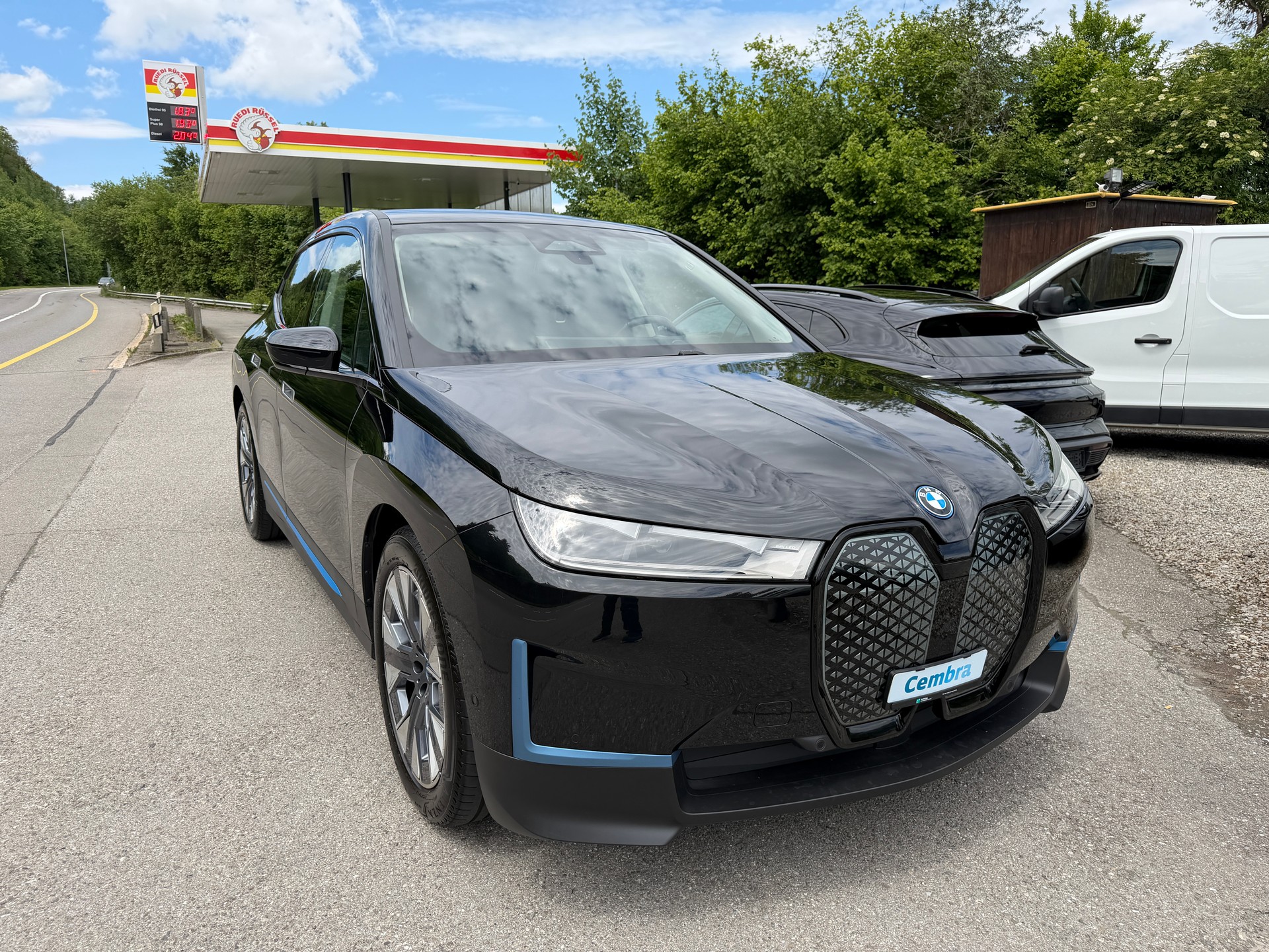 BMW iX xDrive40-image-5