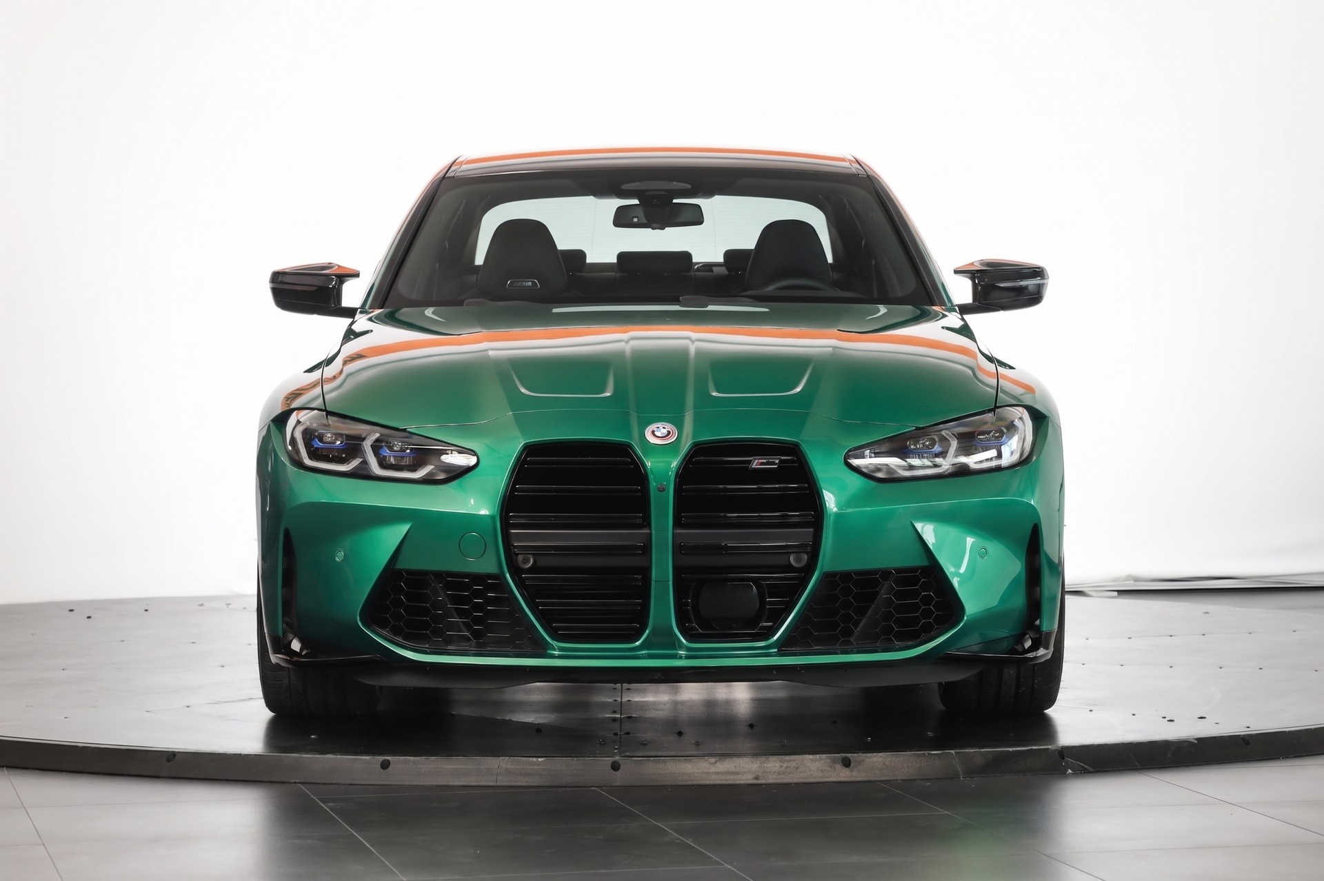 BMW M3 Competition-showroom-element-1