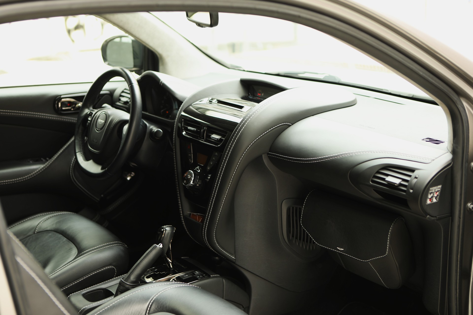 ASTON MARTIN Cygnet 1.33 CVT-image-11