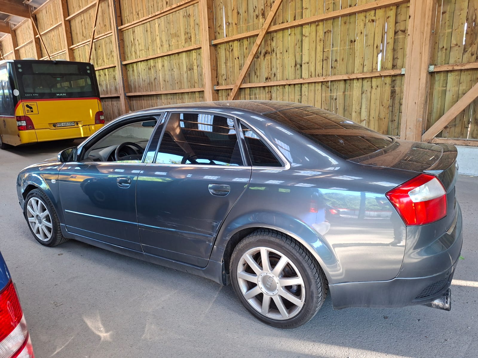 AUDI A4 2.5 TDI quattro trois vehcule a vendre-image-20