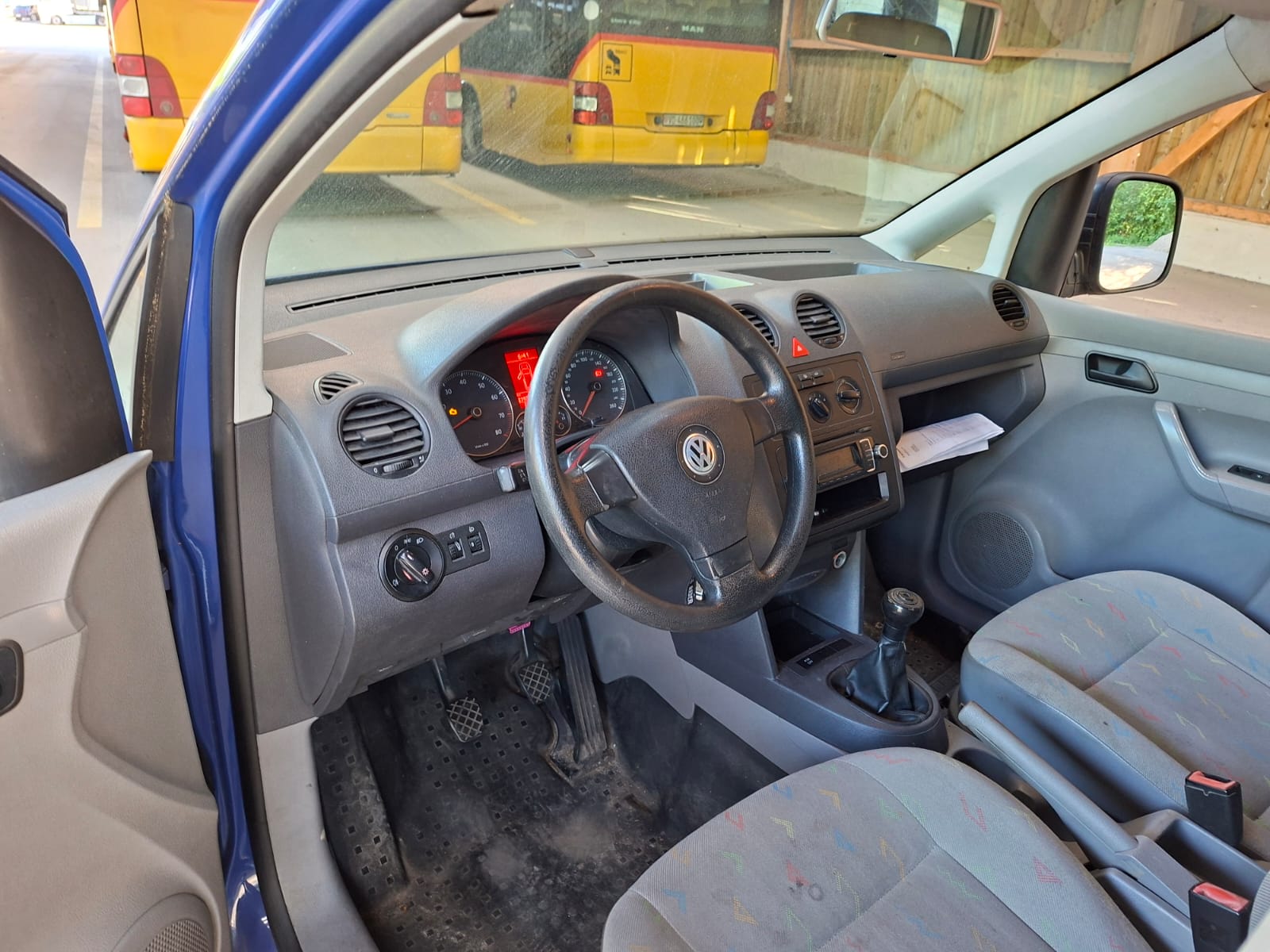 AUDI A4 2.5 TDI quattro trois vehcule a vendre-showroom-element-2