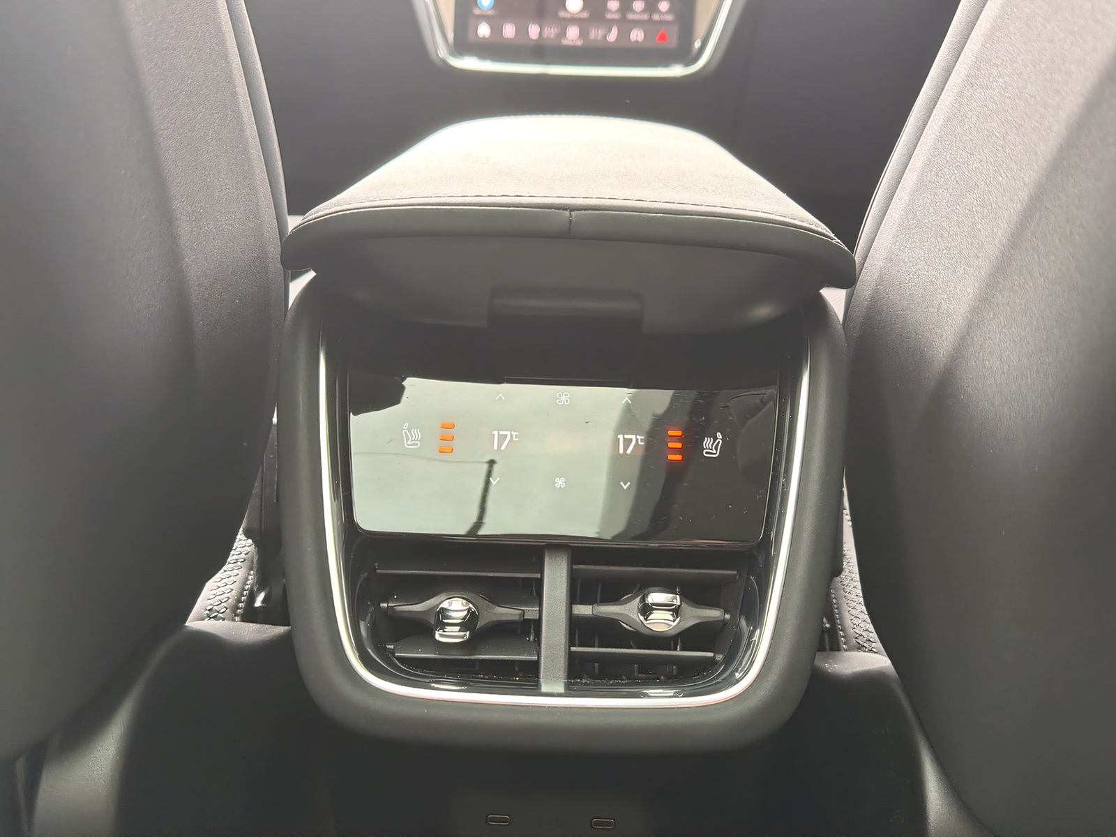 VOLVO EX90 Twin Performance Ultra AWD-image-16
