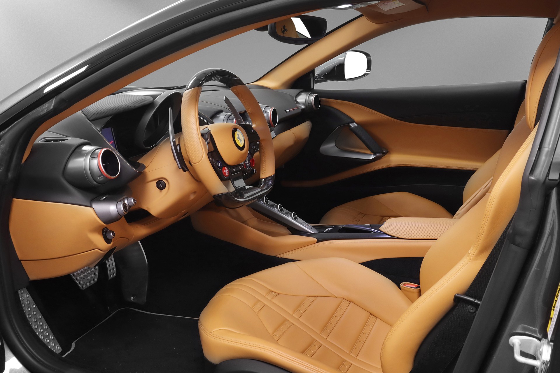 FERRARI 812 Superfast-image-12