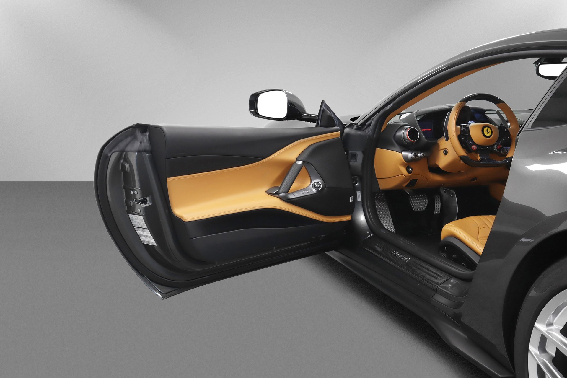 FERRARI 812 Superfast-image-9