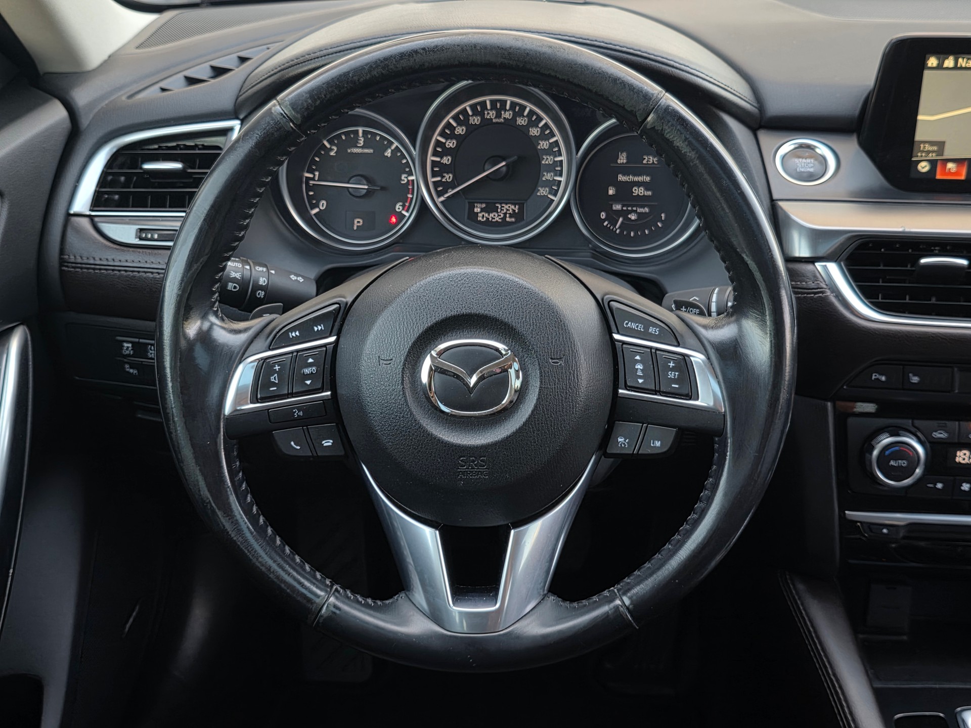 MAZDA 6 SW 2.2 D Revolution AWD Automatic Skyactive-D * CH-Fahrzeug *-image-13