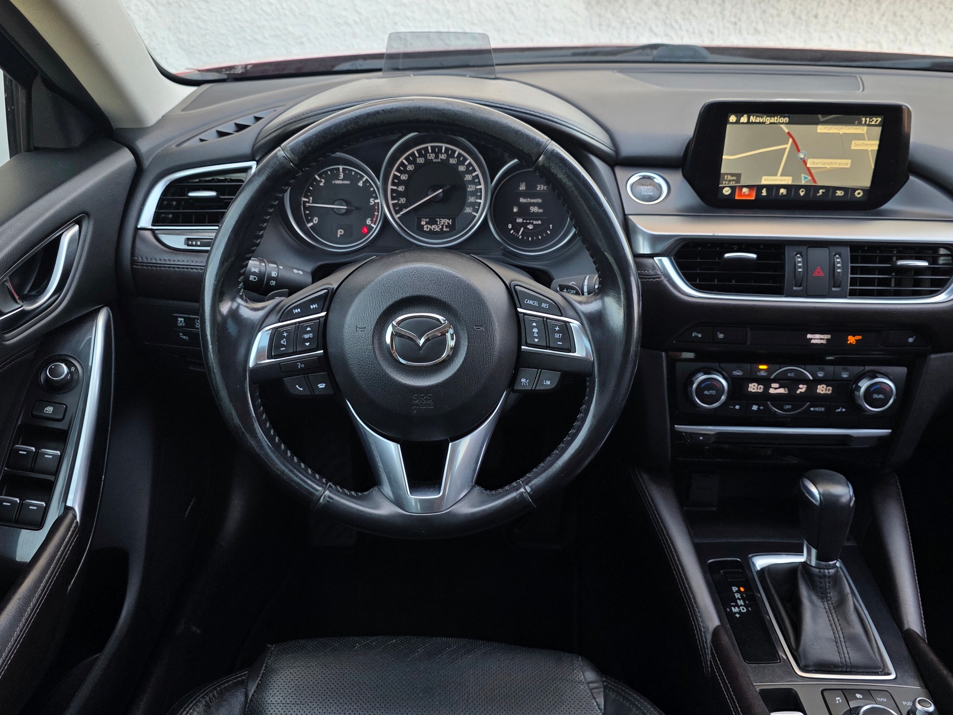MAZDA 6 SW 2.2 D Revolution AWD Automatic Skyactive-D * CH-Fahrzeug *-image-12