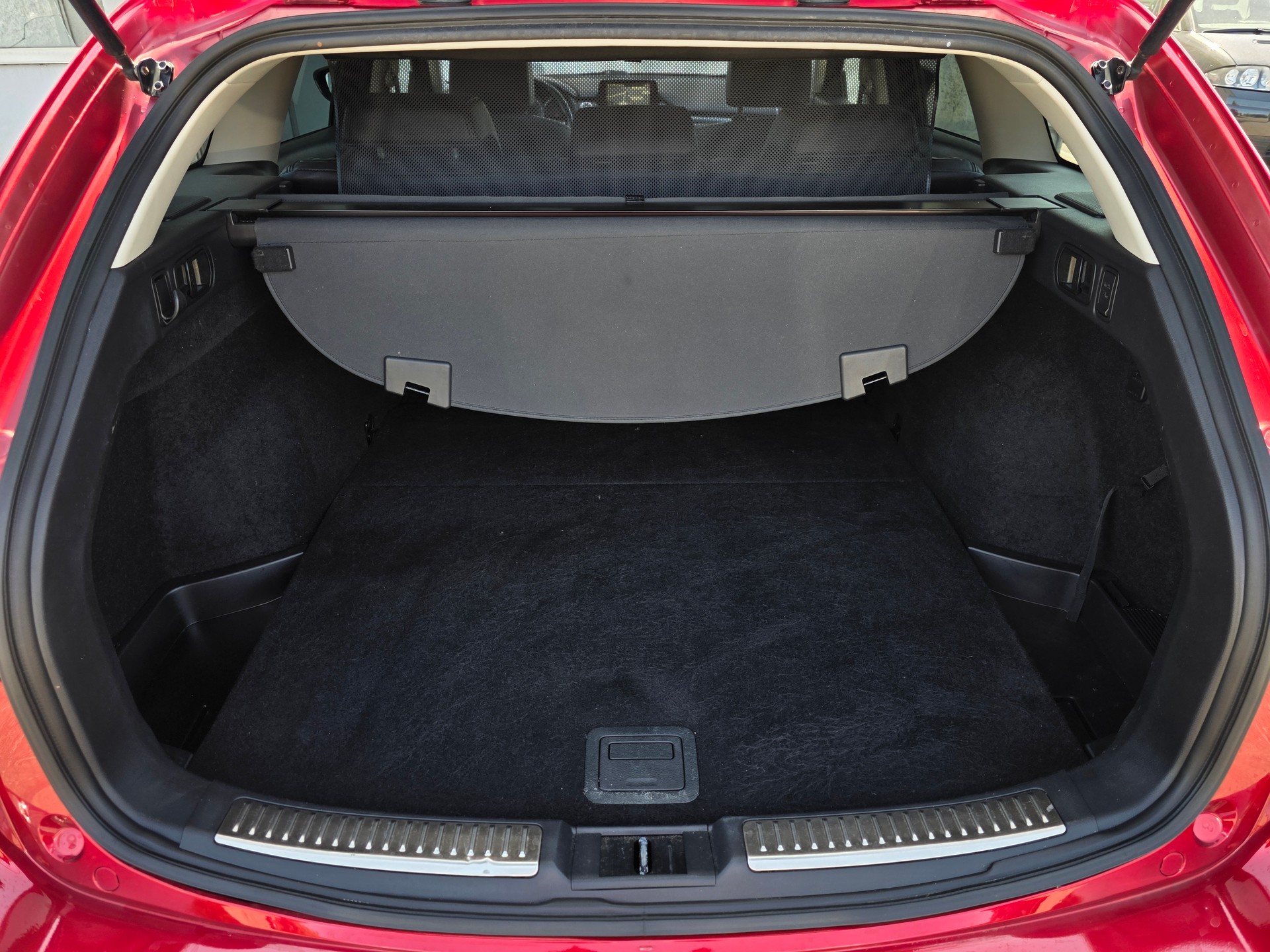 MAZDA 6 SW 2.2 D Revolution AWD Automatic Skyactive-D * CH-Fahrzeug *-image-22