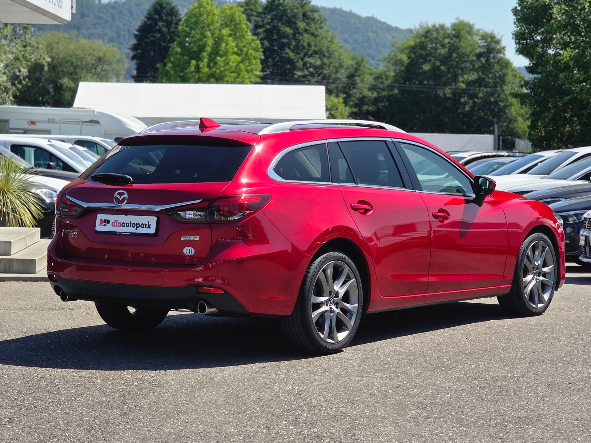 MAZDA 6 SW 2.2 D Revolution AWD Automatic Skyactive-D * CH-Fahrzeug *-image-4