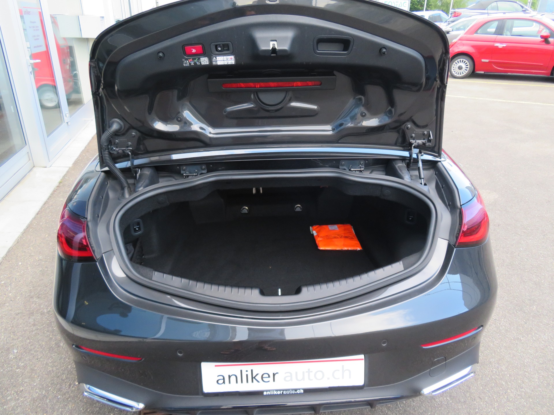 MERCEDES-BENZ CLE 200 Cabrio 4Matic 9G-Tronic-image-7