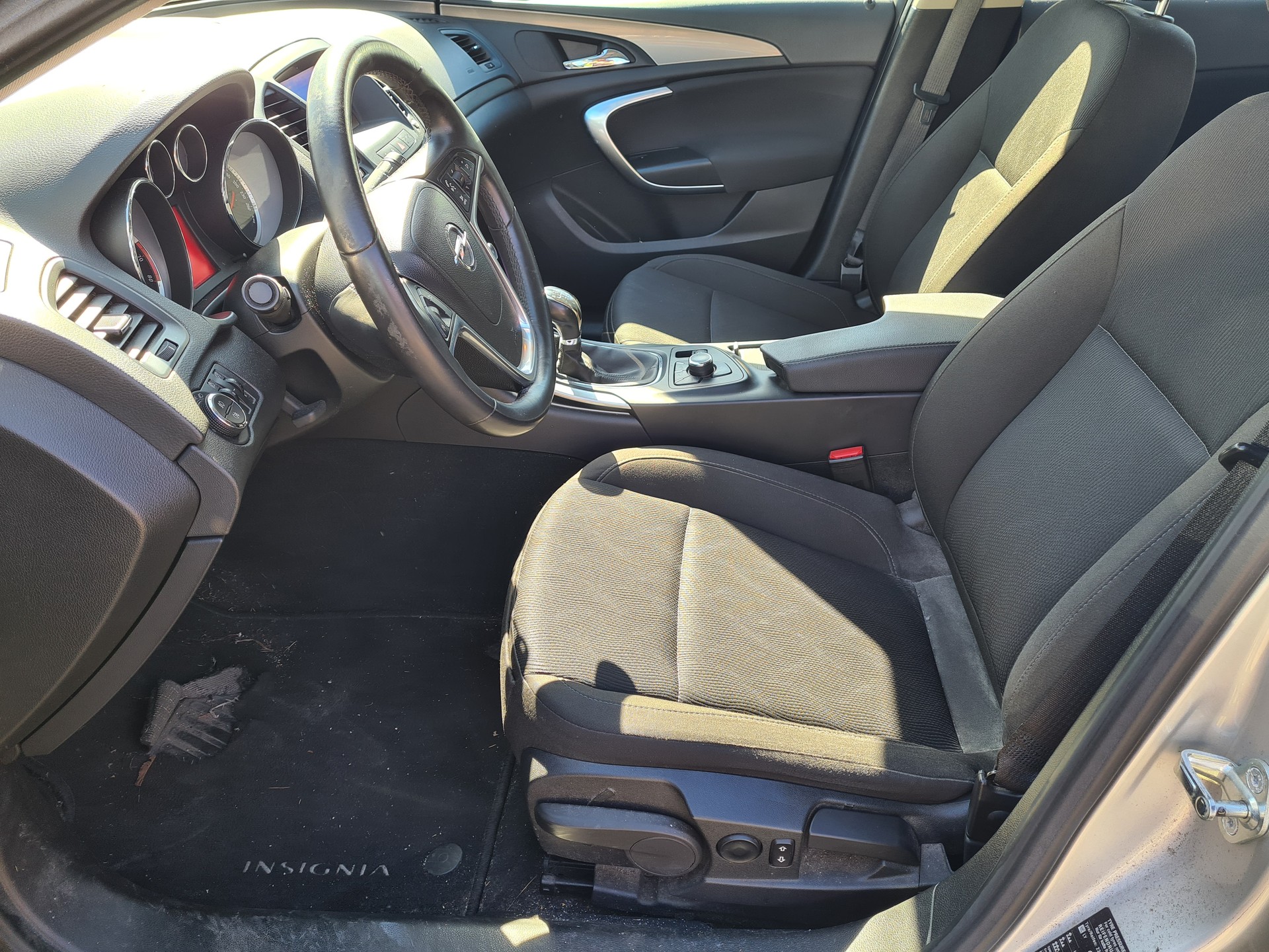 OPEL Insignia Sports Tourer 1.6 Turbo Cosmo-image-8
