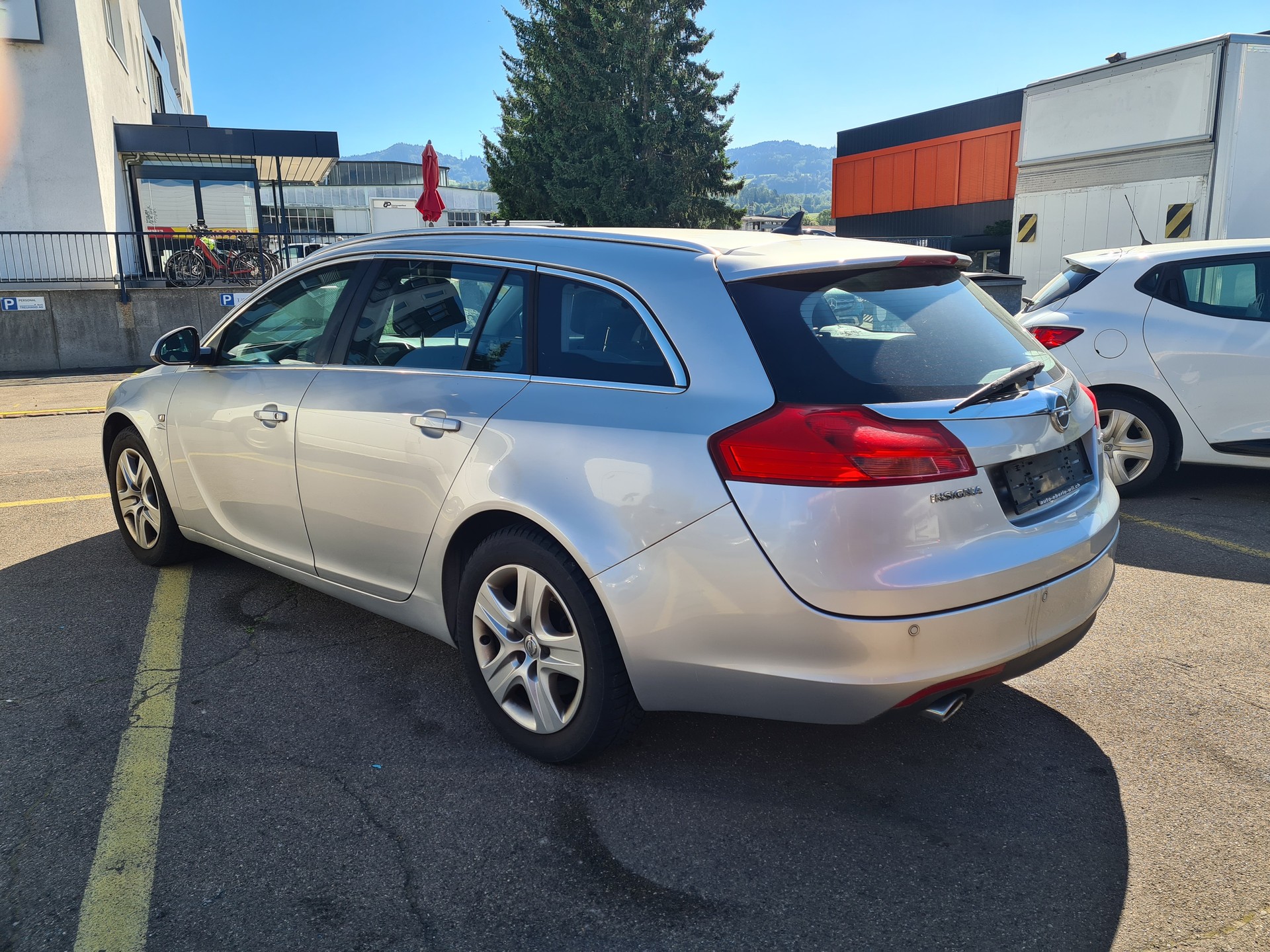 OPEL Insignia Sports Tourer 1.6 Turbo Cosmo-image-4