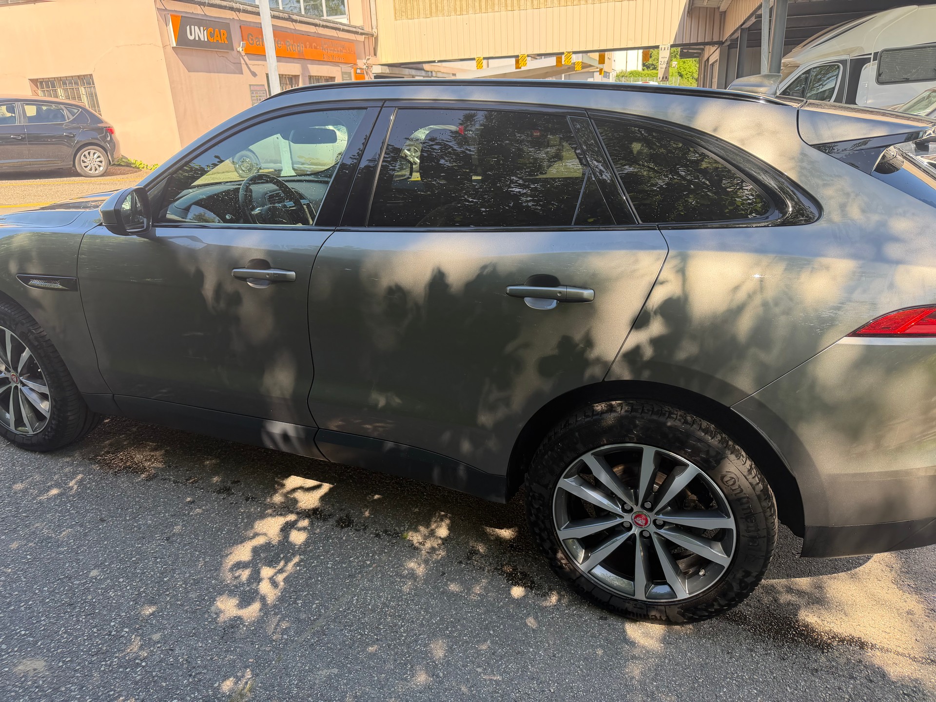 JAGUAR F-Pace 25d Portfolio AWD Automatik-image-6