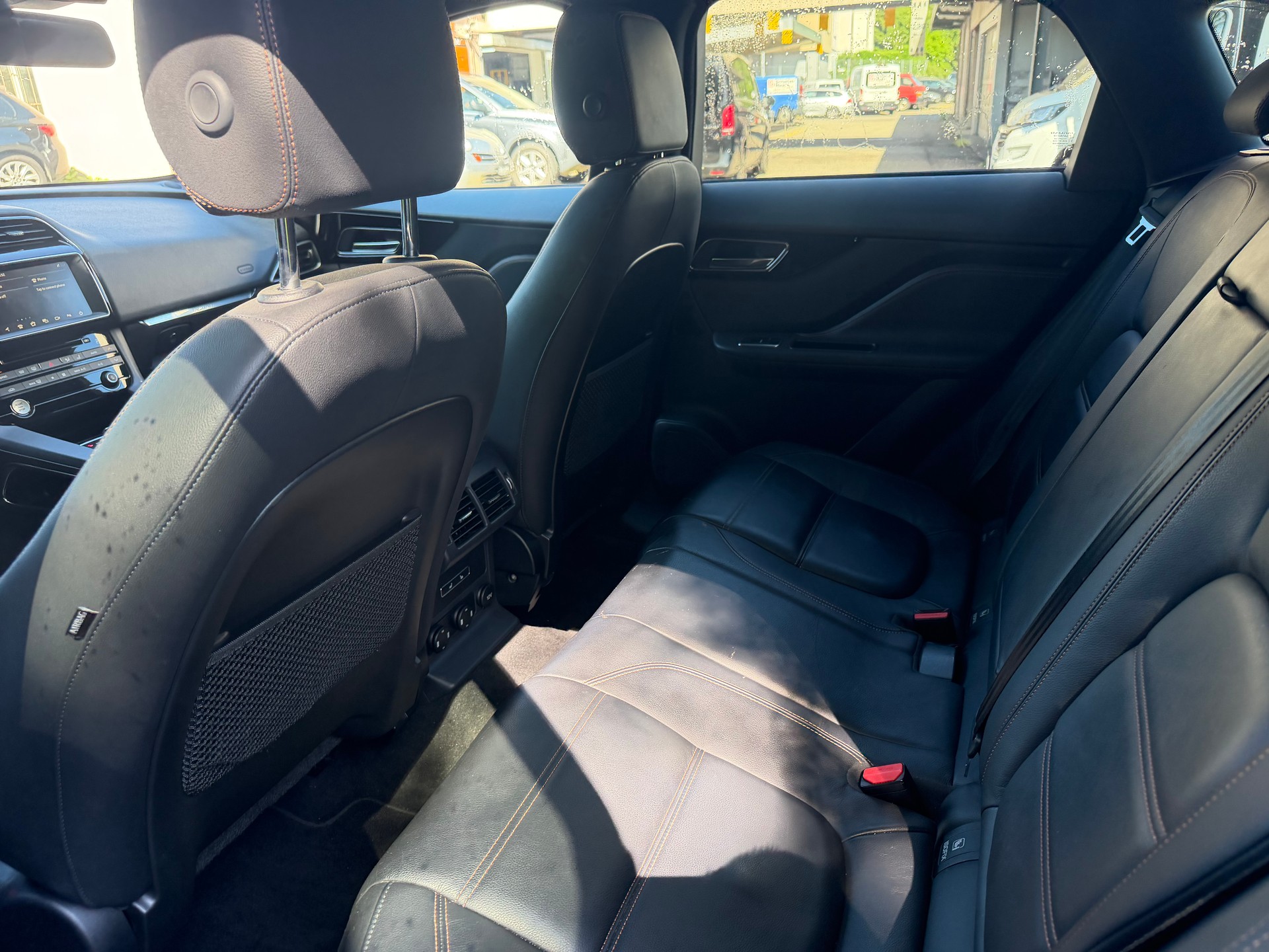 JAGUAR F-Pace 25d Portfolio AWD Automatik-image-7