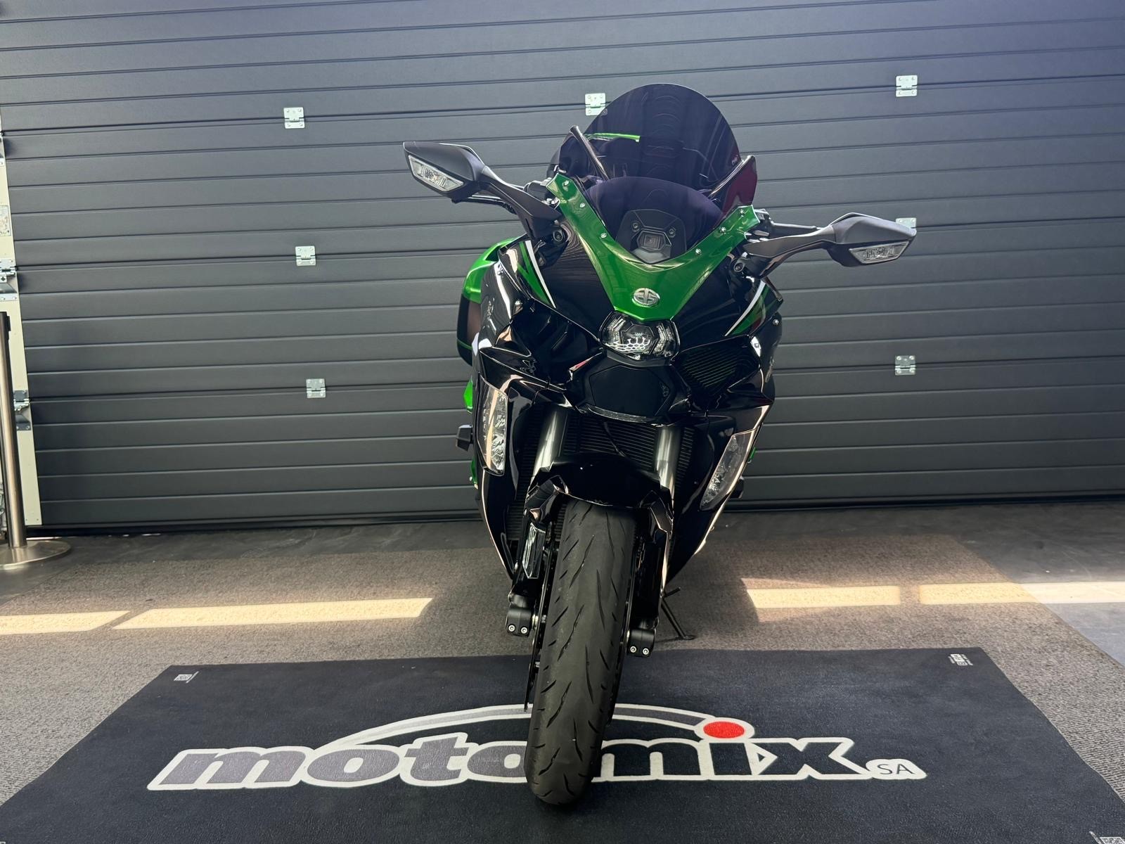 KAWASAKI Ninja H2 SX SE Performance Tourer-image-1