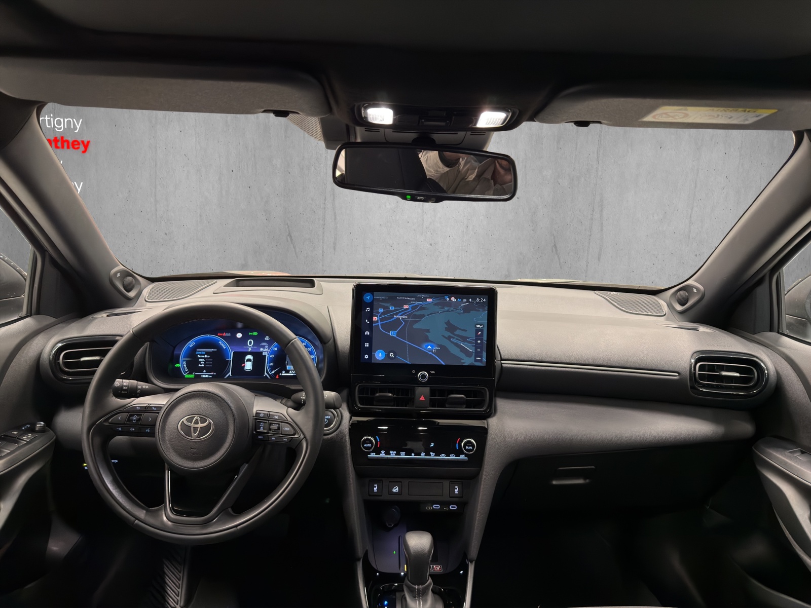 TOYOTA Yaris Cross 1.5 Premier Edition AWDi e-CVT-image-13