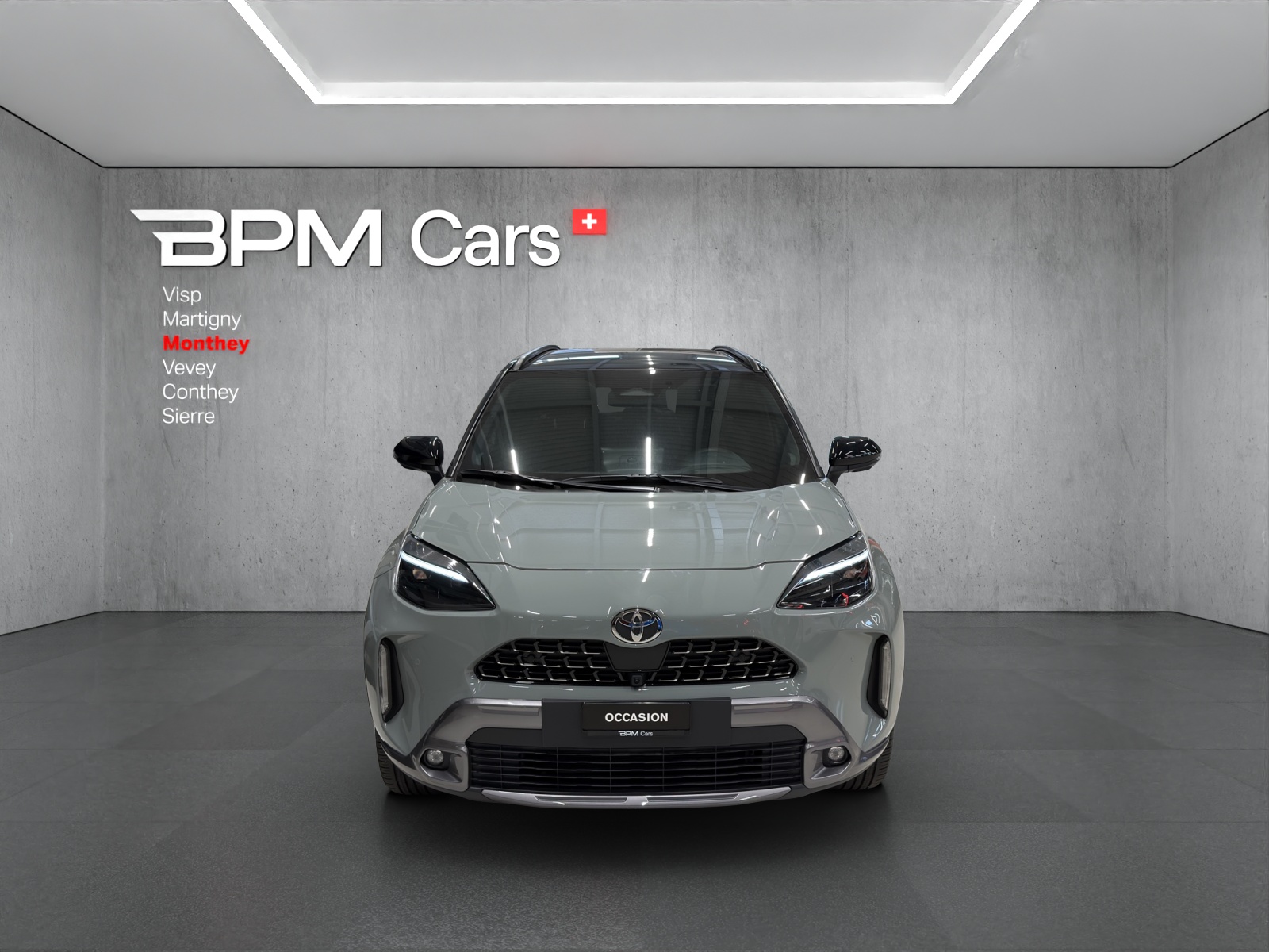 TOYOTA Yaris Cross 1.5 Premier Edition AWDi e-CVT-showroom-element-1