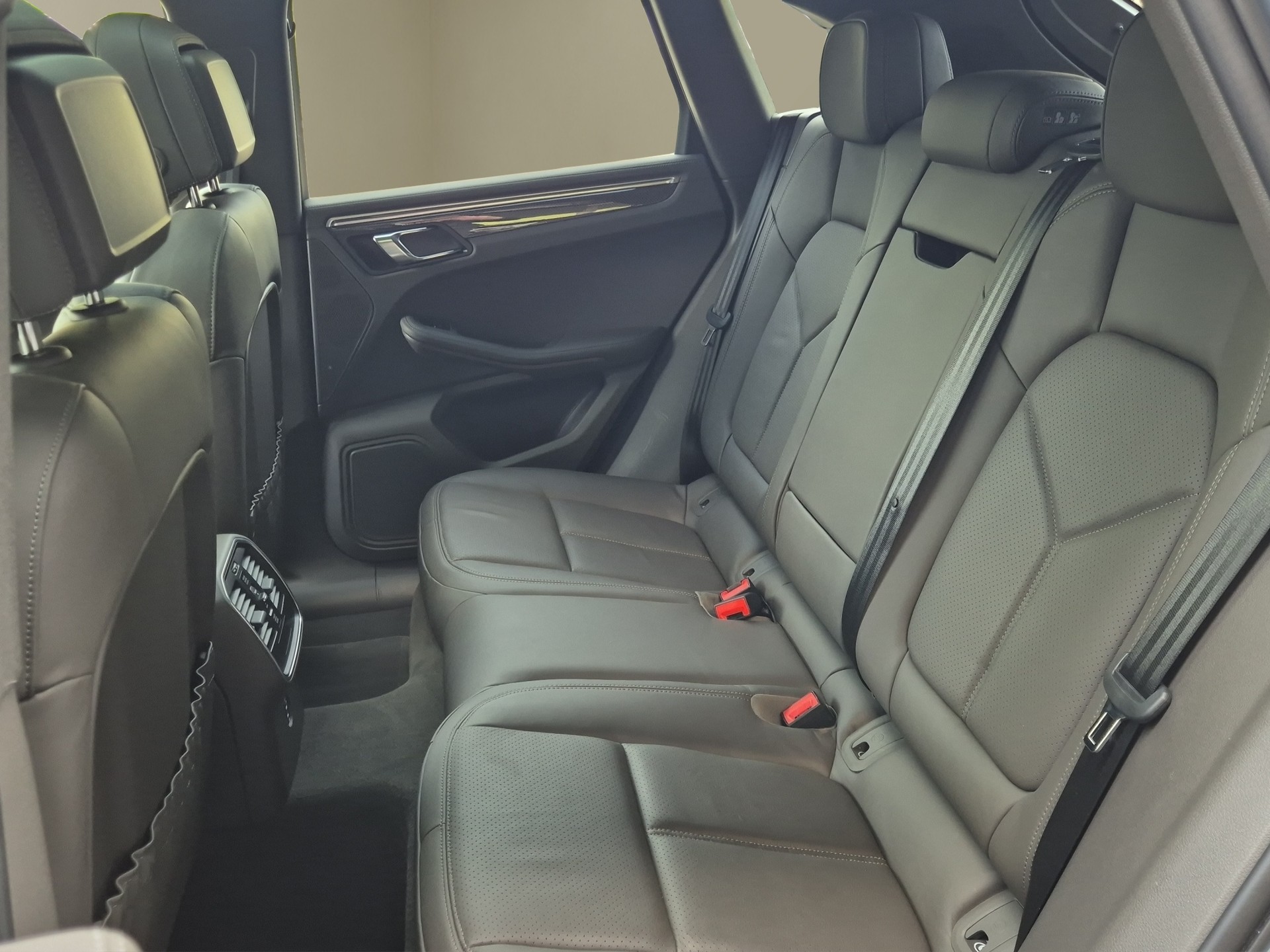 PORSCHE Macan S PDK-image-15