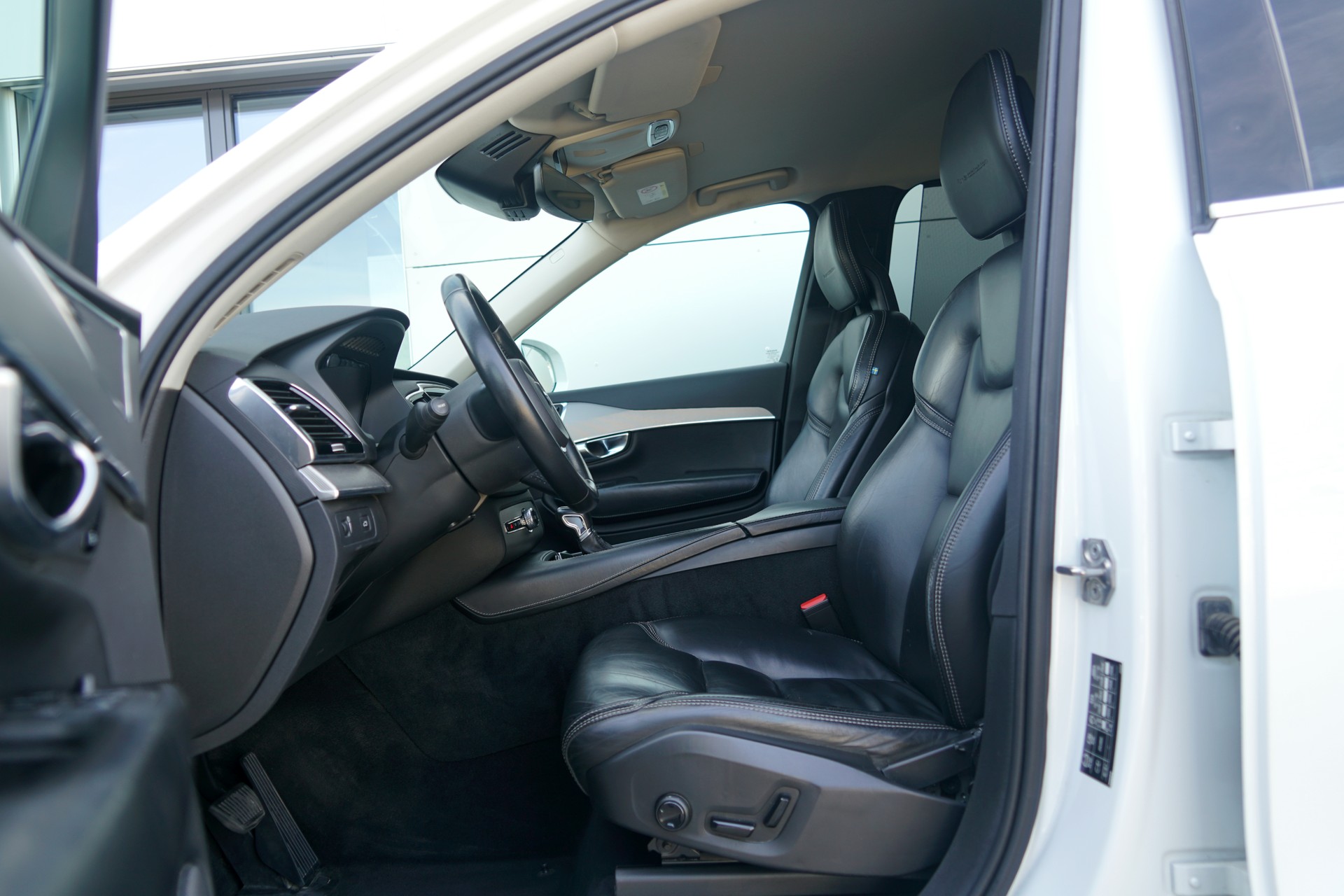 VOLVO XC90 D5 AWD Inscription Geartronic (CH)-image-5