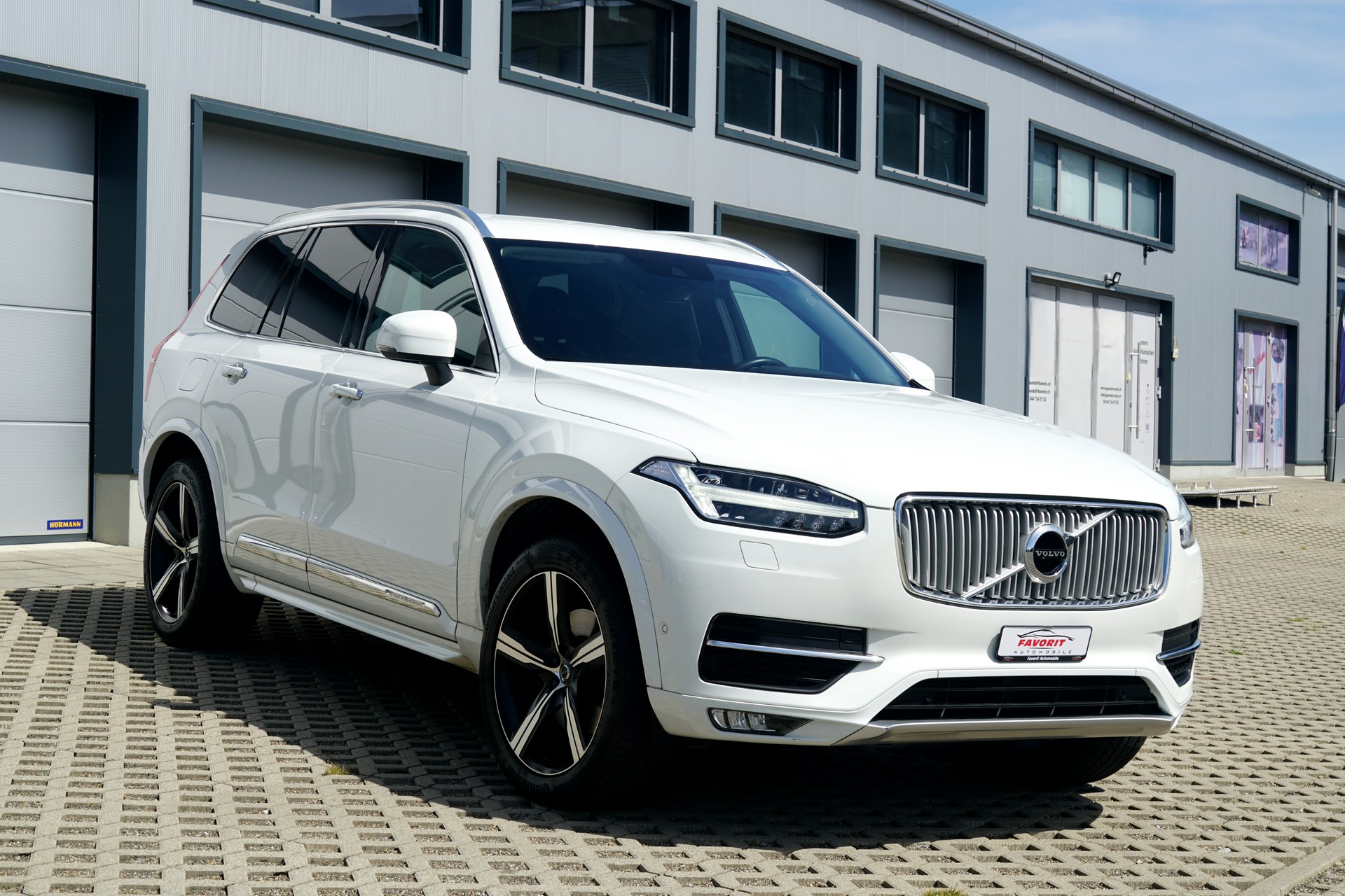 VOLVO XC90 D5 AWD Inscription Geartronic (CH)-image-3