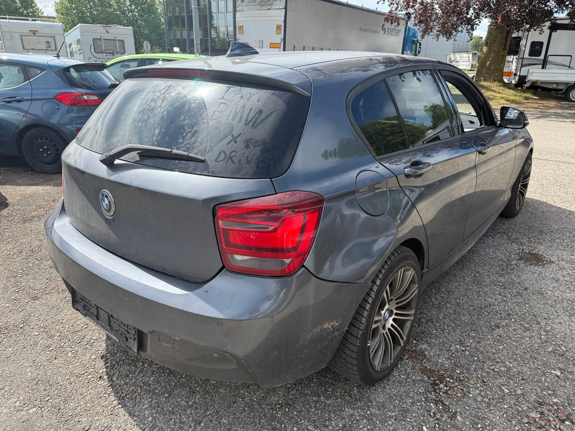 BMW 120d xDrive-image-4