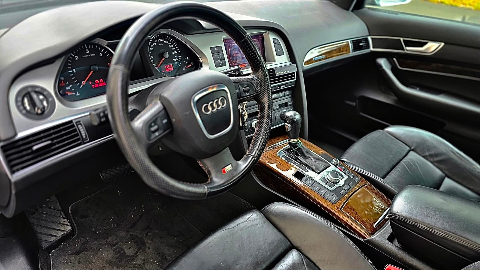 AUDI A6 Limousine 3.0 V6 TDI quattro-image-12