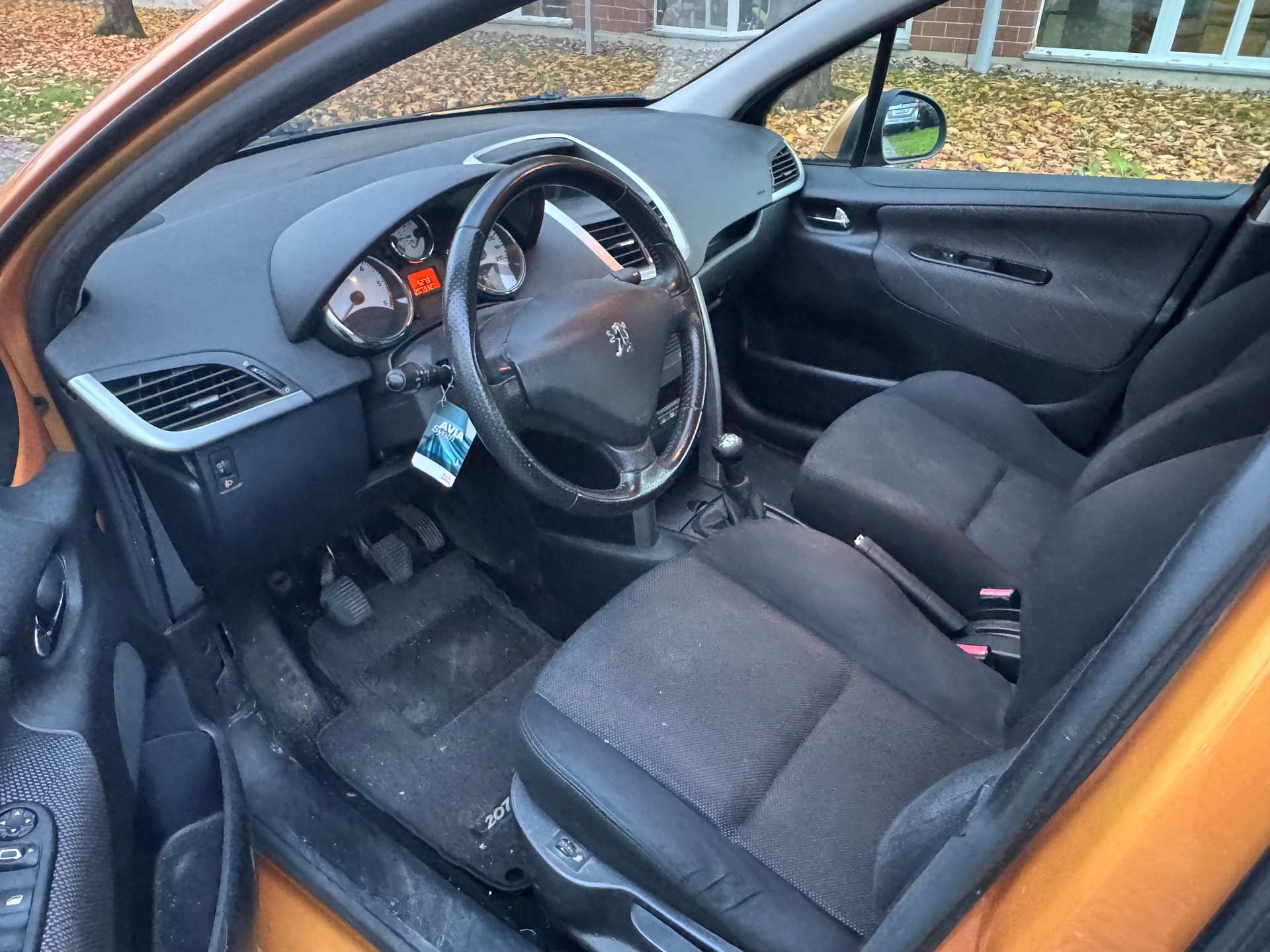PEUGEOT 207 1.6 HDI XSI-image-5