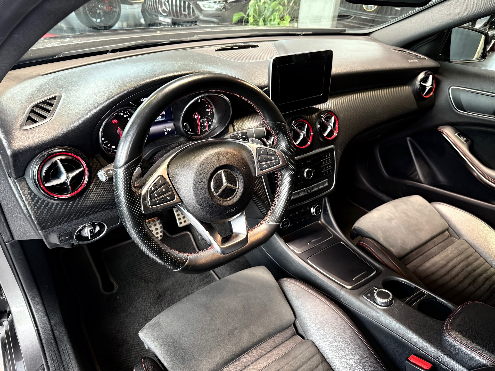 MERCEDES-BENZ A 250 Sport 4Matic 7G-DCT-image-10