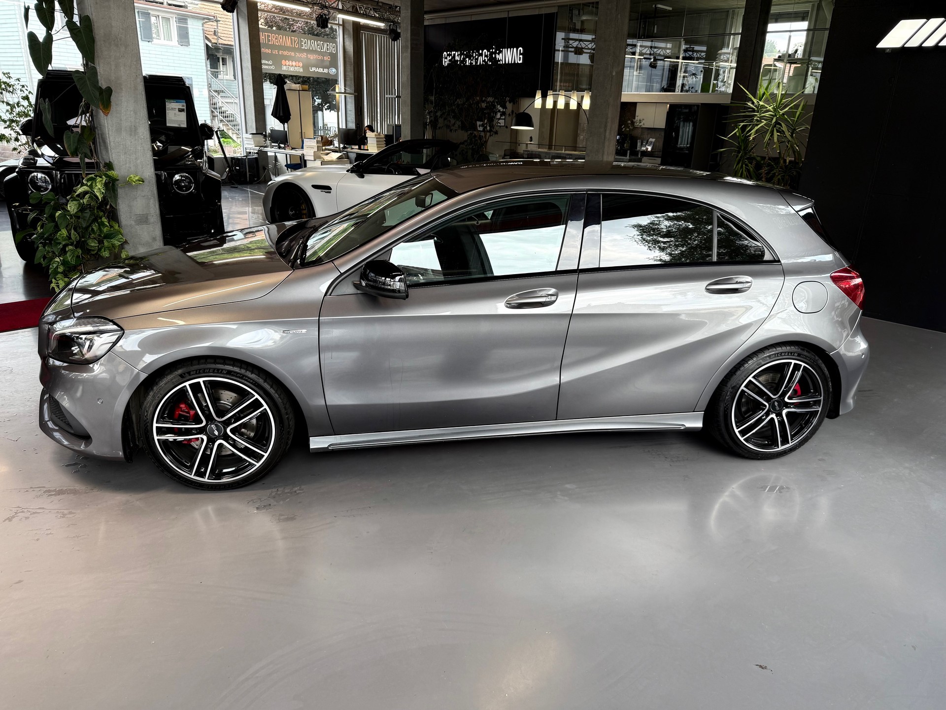 MERCEDES-BENZ A 250 Sport 4Matic 7G-DCT-showroom-element-3