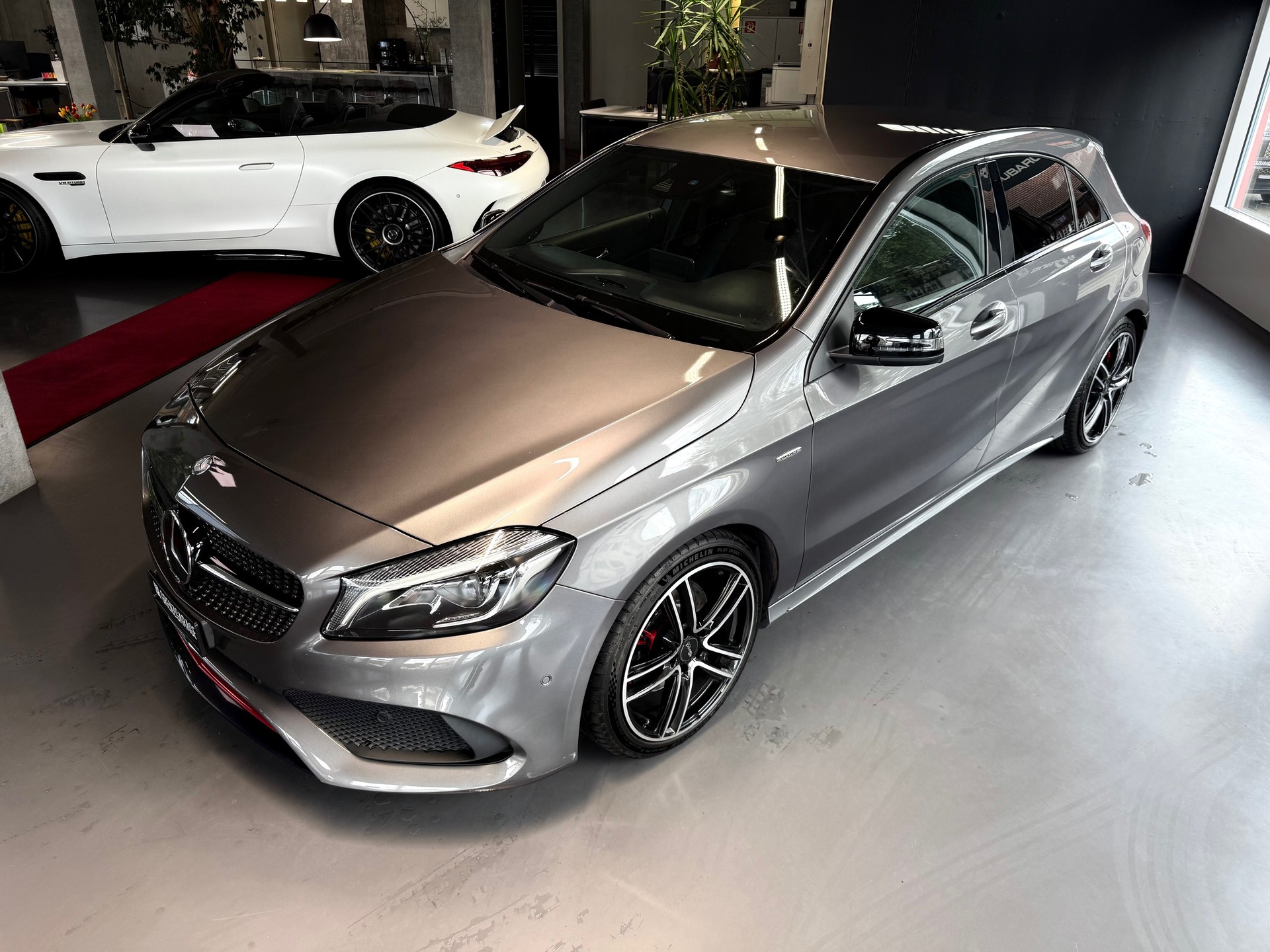 MERCEDES-BENZ A 250 Sport 4Matic 7G-DCT-showroom-element-2
