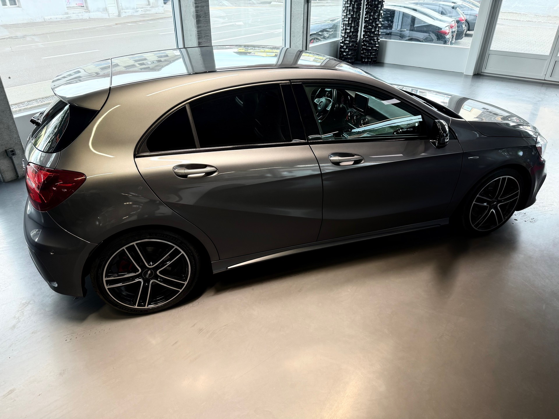 MERCEDES-BENZ A 250 Sport 4Matic 7G-DCT-image-4
