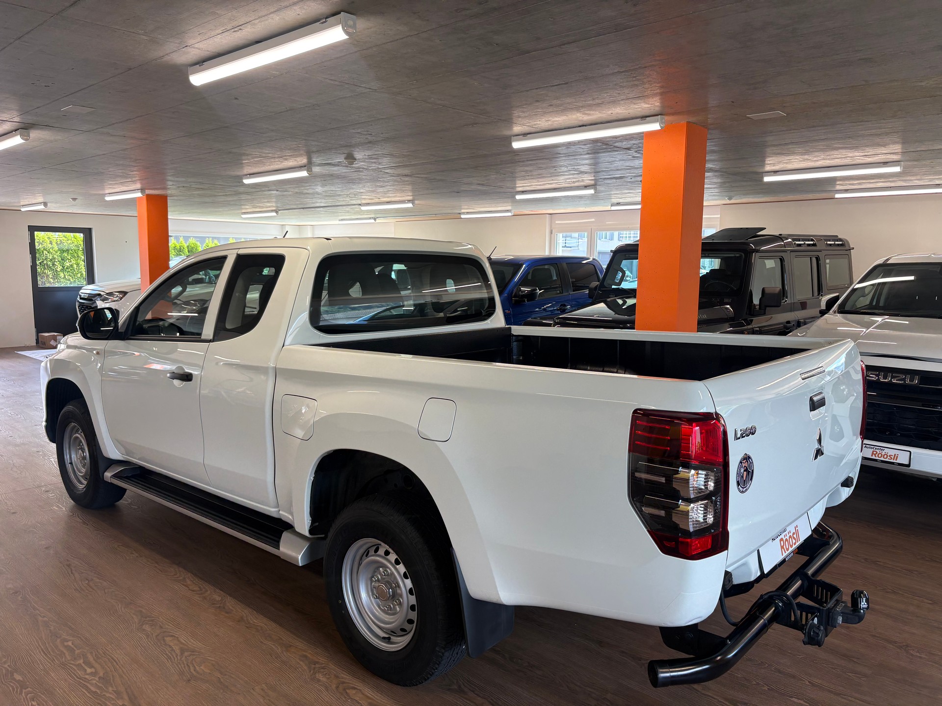 MITSUBISHI L 200 2.2 Value Club Cab-image-3