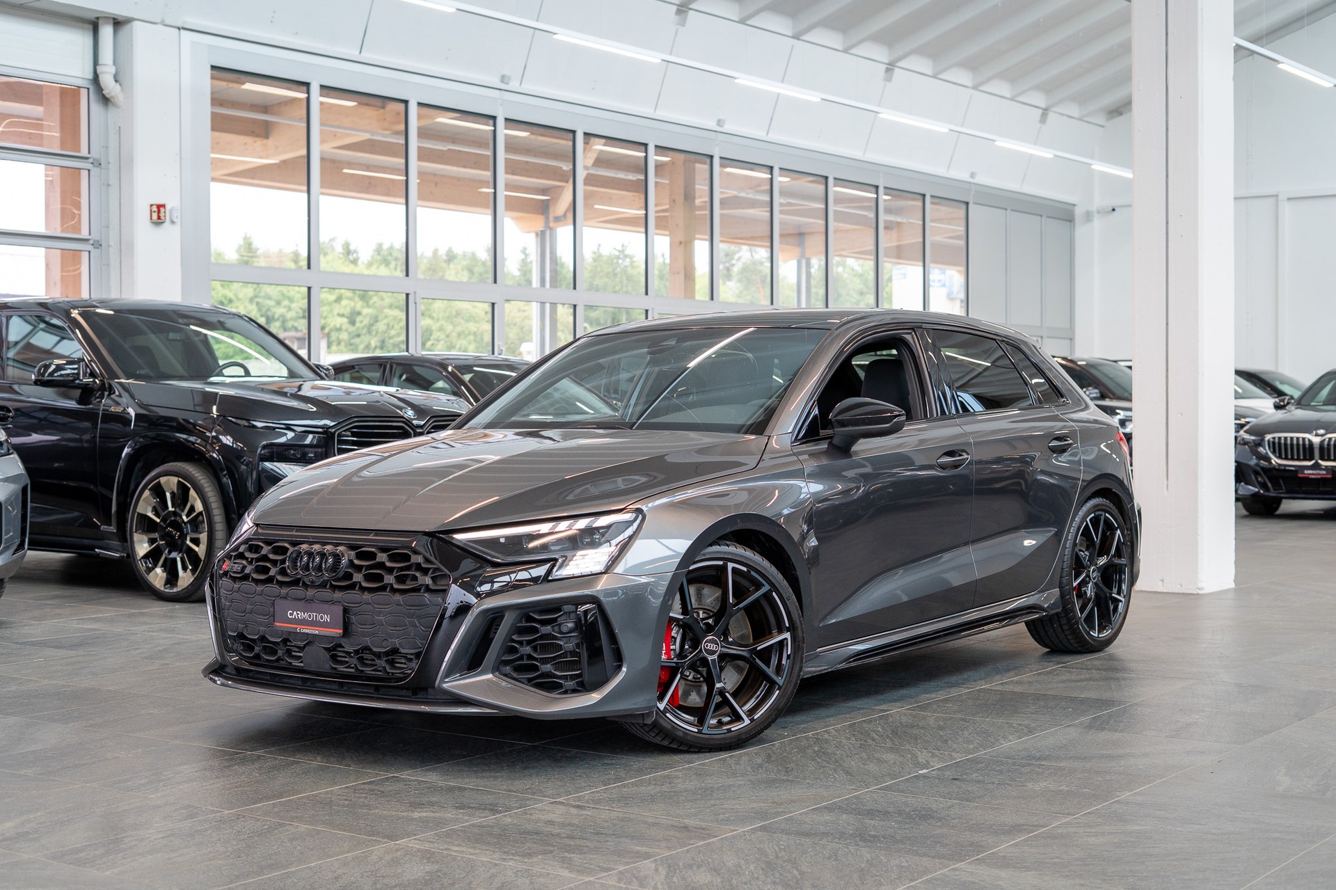 AUDI RS3 Sportback 2.5 TFSI quattro S-Tronic / Glasdach / Alcantara-Lenkrad / Rückfahrkamera