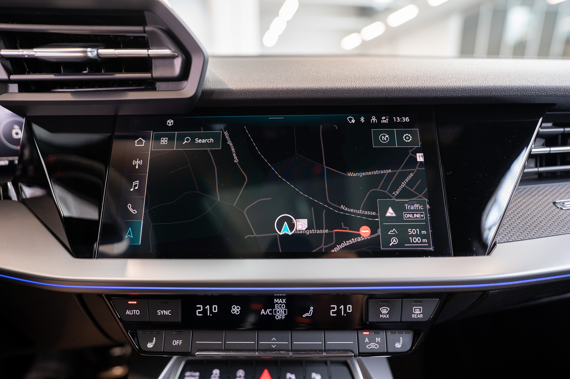AUDI RS3 Sportback 2.5 TFSI quattro S-Tronic / Glasdach / Alcantara-Lenkrad / Rückfahrkamera-image-21