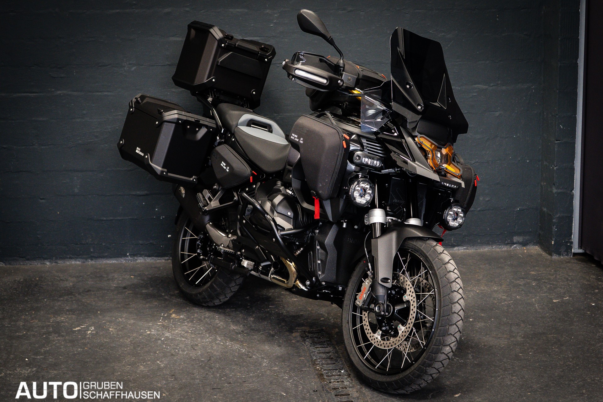 BMW R 1300 GS Adventure Quad Black J&H-image-0
