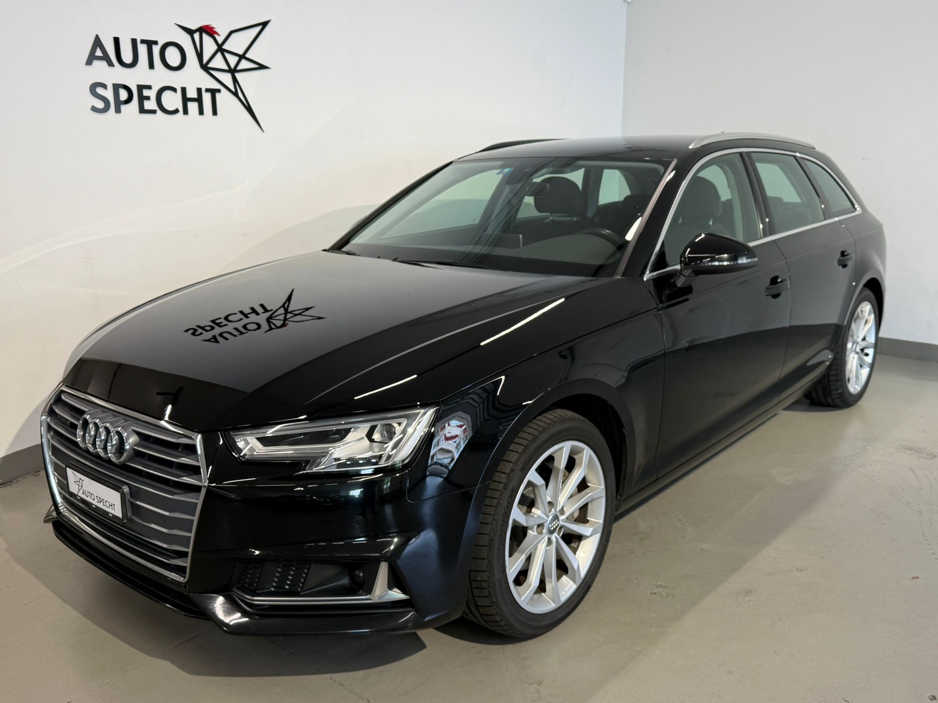 AUDI A4 Avant 40 TDI Sport quattro S-tronic-showroom-element-1