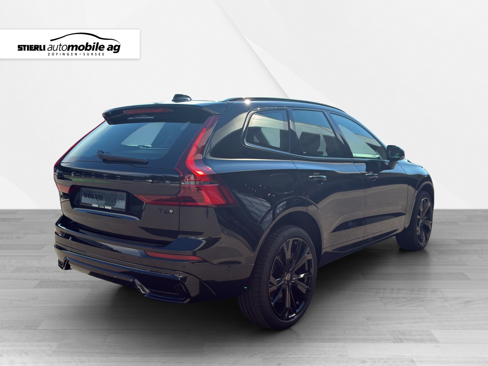 VOLVO XC60 2.0 T6 TE Black Edition eAWD-image-4