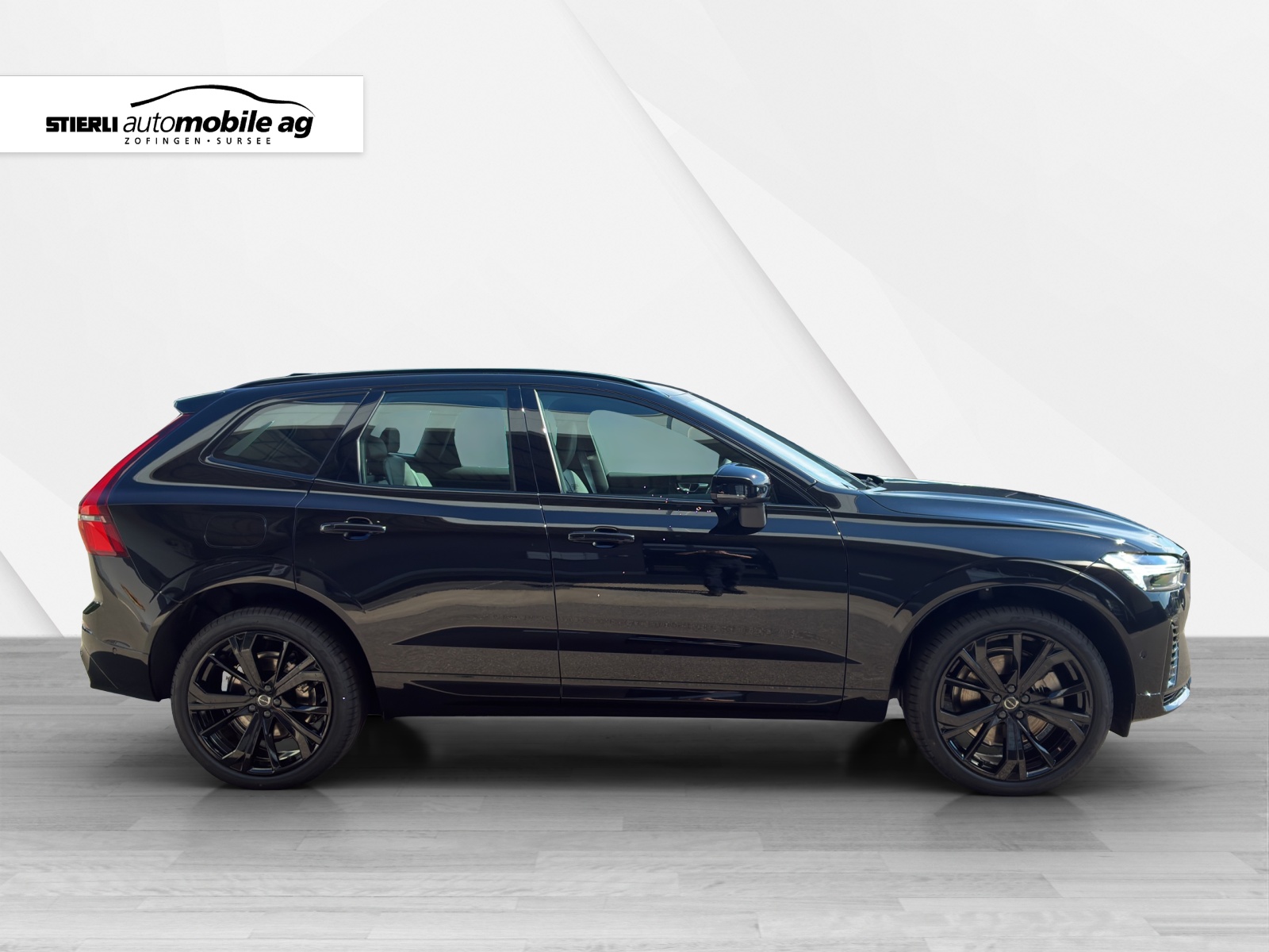 VOLVO XC60 2.0 T6 TE Black Edition eAWD-showroom-element-3