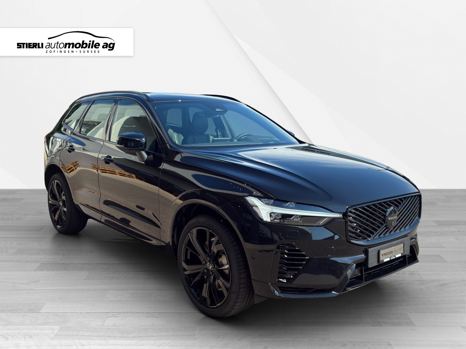 VOLVO XC60 2.0 T6 TE Black Edition eAWD-showroom-element-2