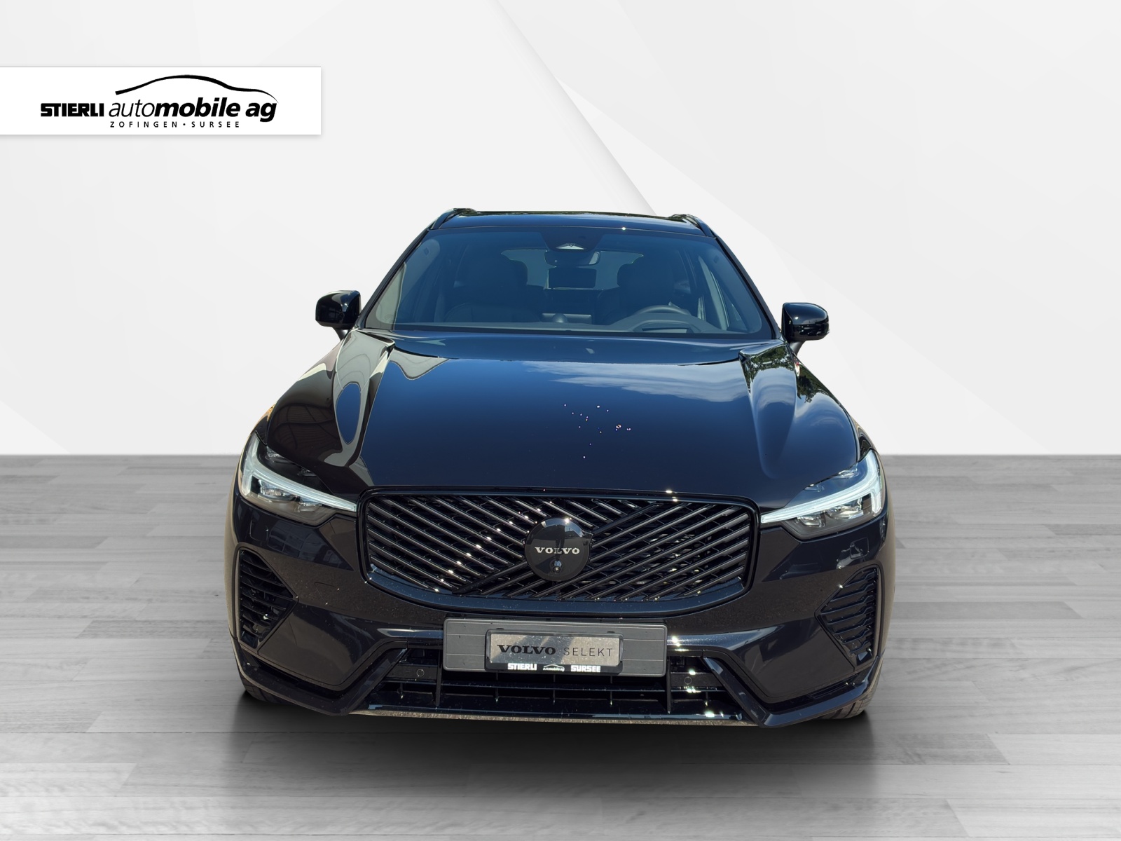 VOLVO XC60 2.0 T6 TE Black Edition eAWD-showroom-element-1
