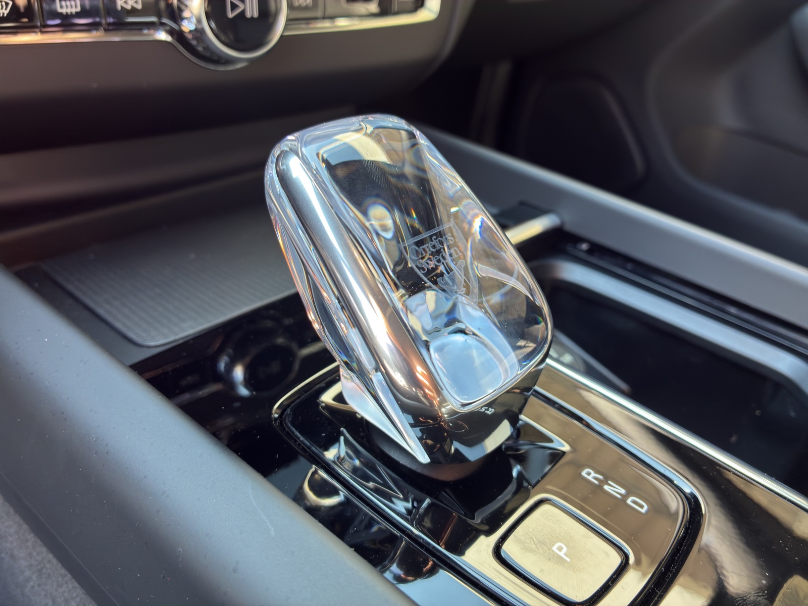 VOLVO XC60 2.0 T6 TE Black Edition eAWD-image-19