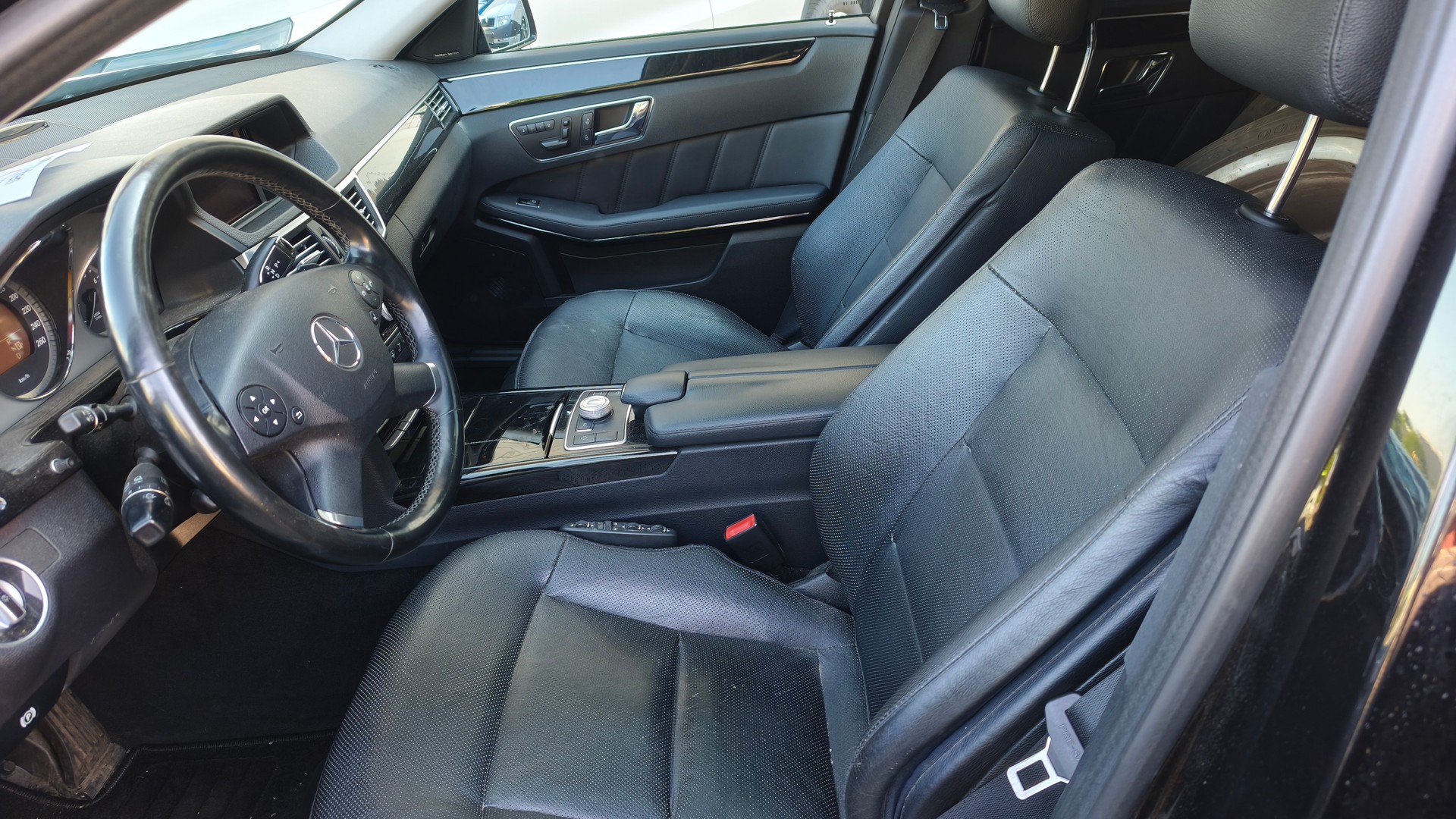 MERCEDES-BENZ E 350 Avantgarde 4Matic 7G-Tronic-image-13