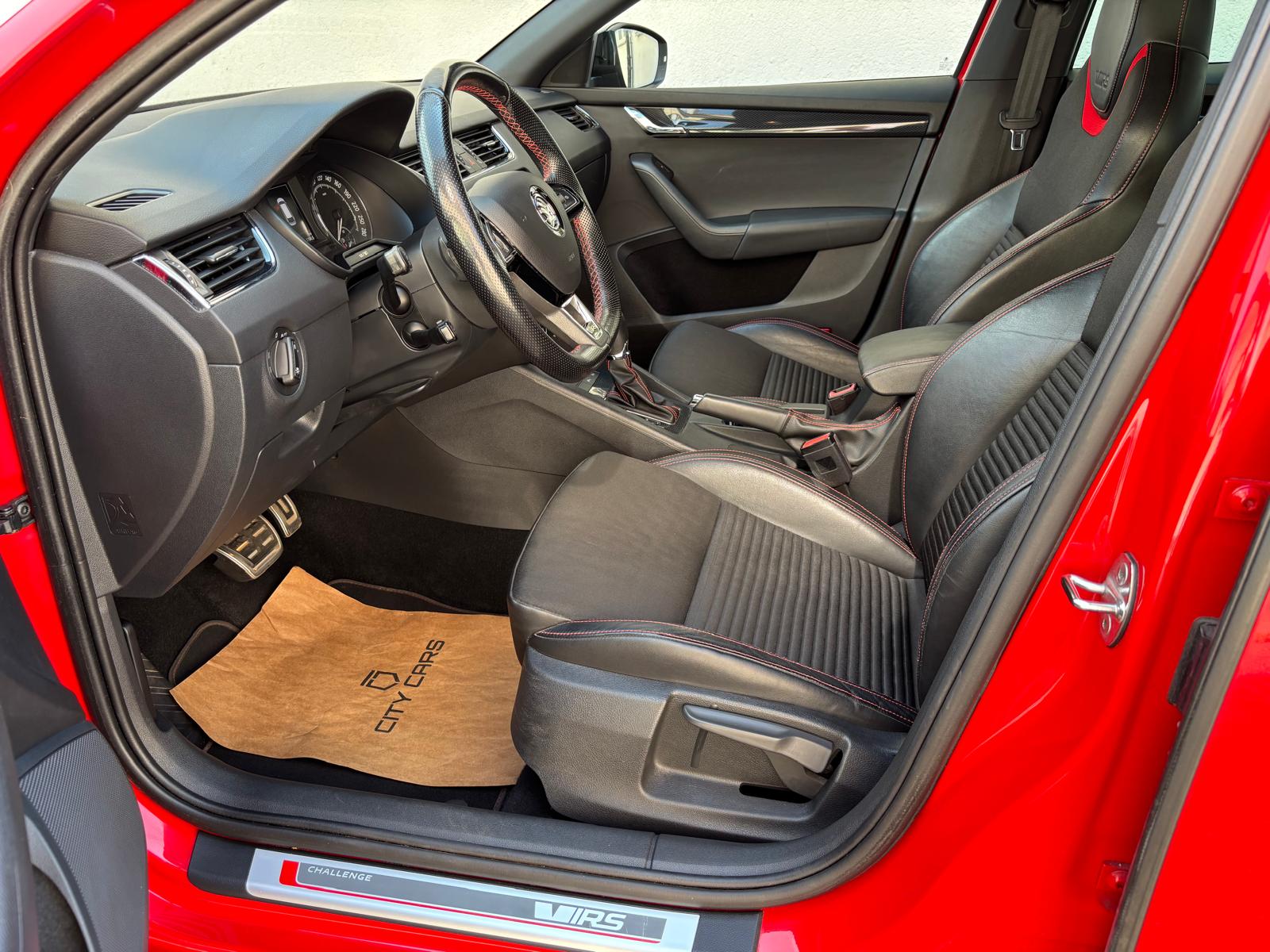SKODA Octavia Combi 2.0 TSI RS DSG-image-8