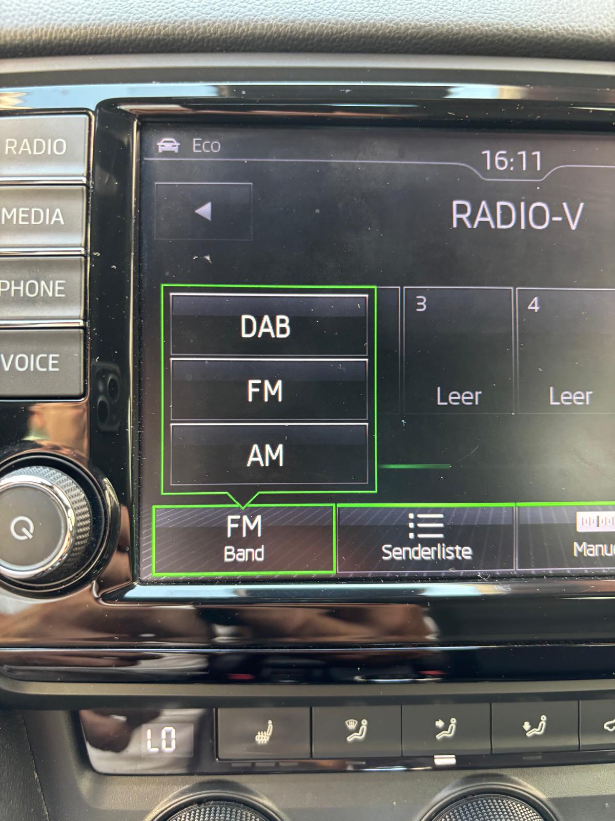SKODA Octavia Combi 2.0 TSI RS DSG-image-12