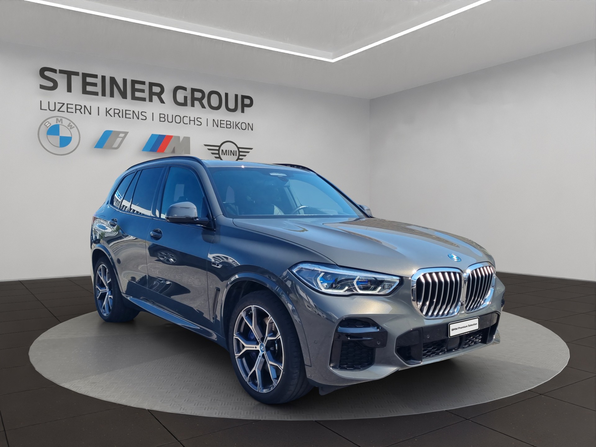 BMW X5 xDrive45e M Sport Steptronic-showroom-element-3
